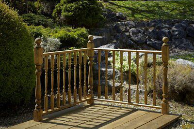 Spruce Colonial Deck post (H)1.22m (W)90mm