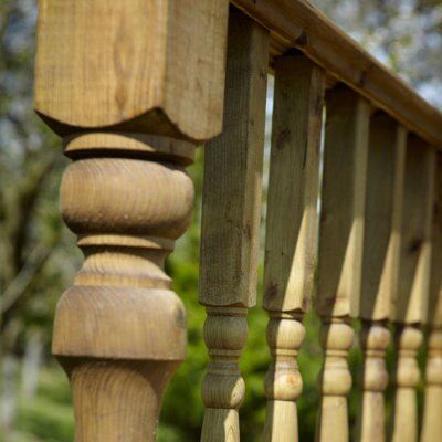 Spruce Colonial Deck post (H)1.22m (W)90mm