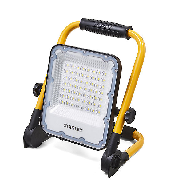 Stanley 3.7V 20W Cordless Integrated LED Rechargeable Work light, 3000lm