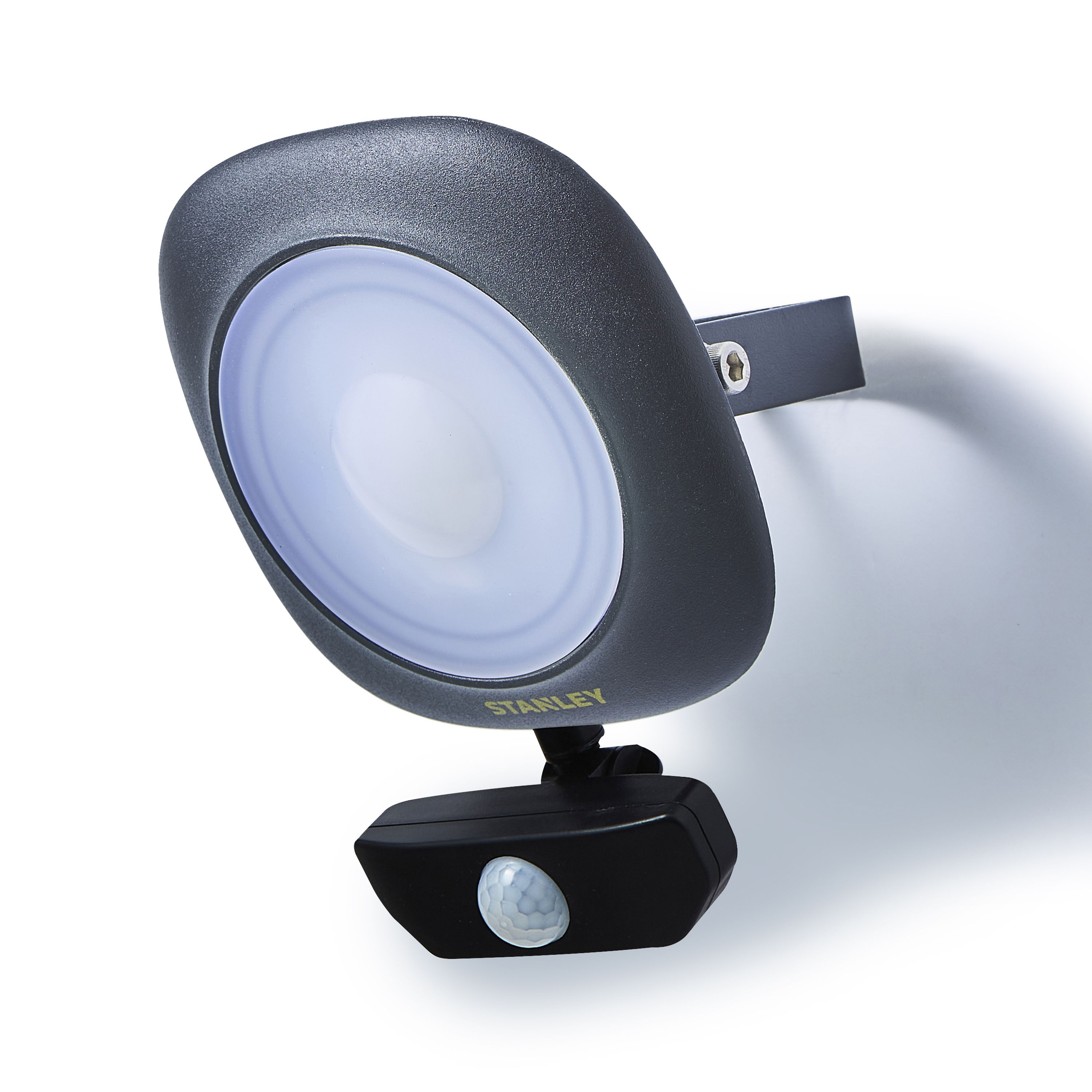 Stanley Black Mainspowered Cool daylight LED PIR Slimline floodlight
