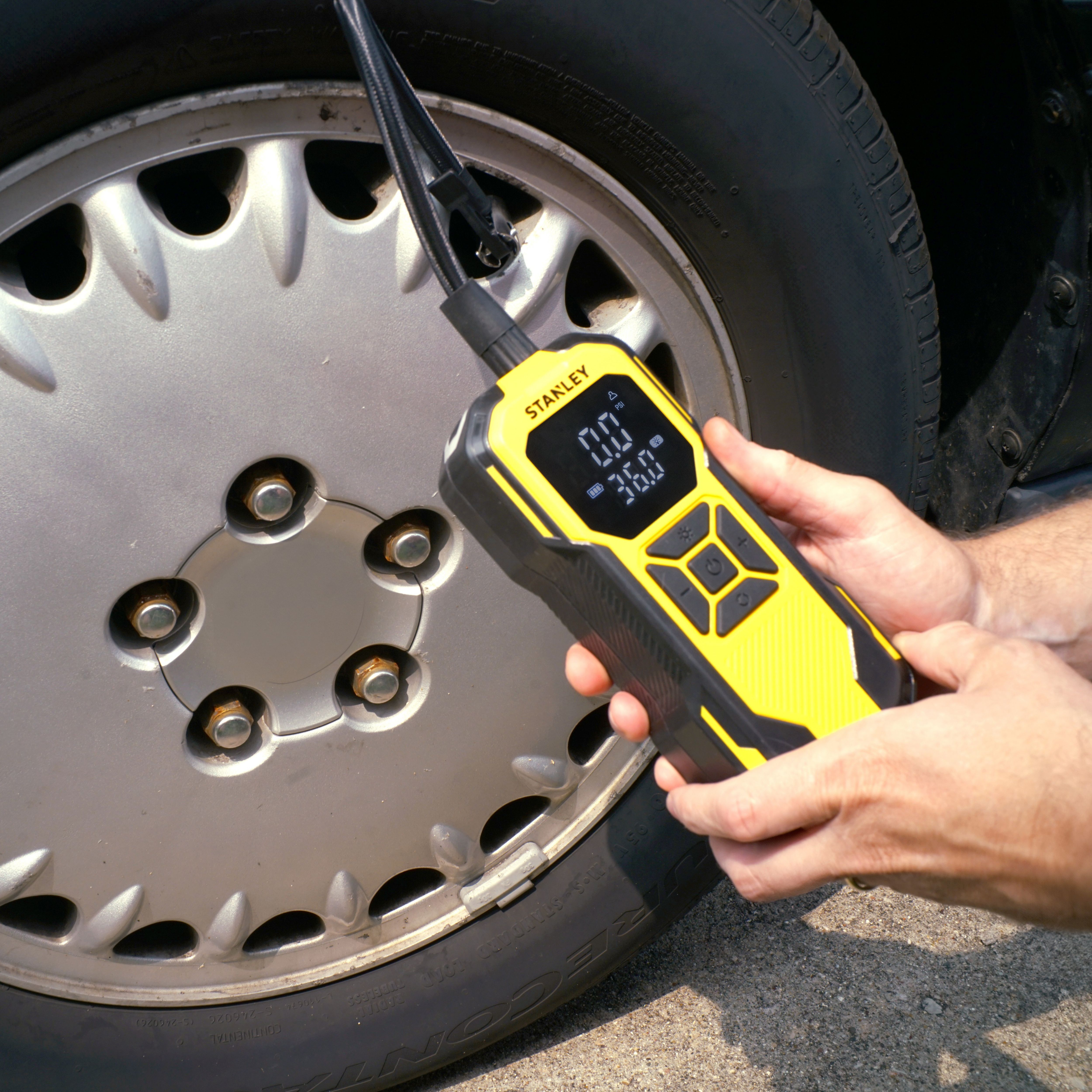 Stanley Cordless Digital Tyre inflator