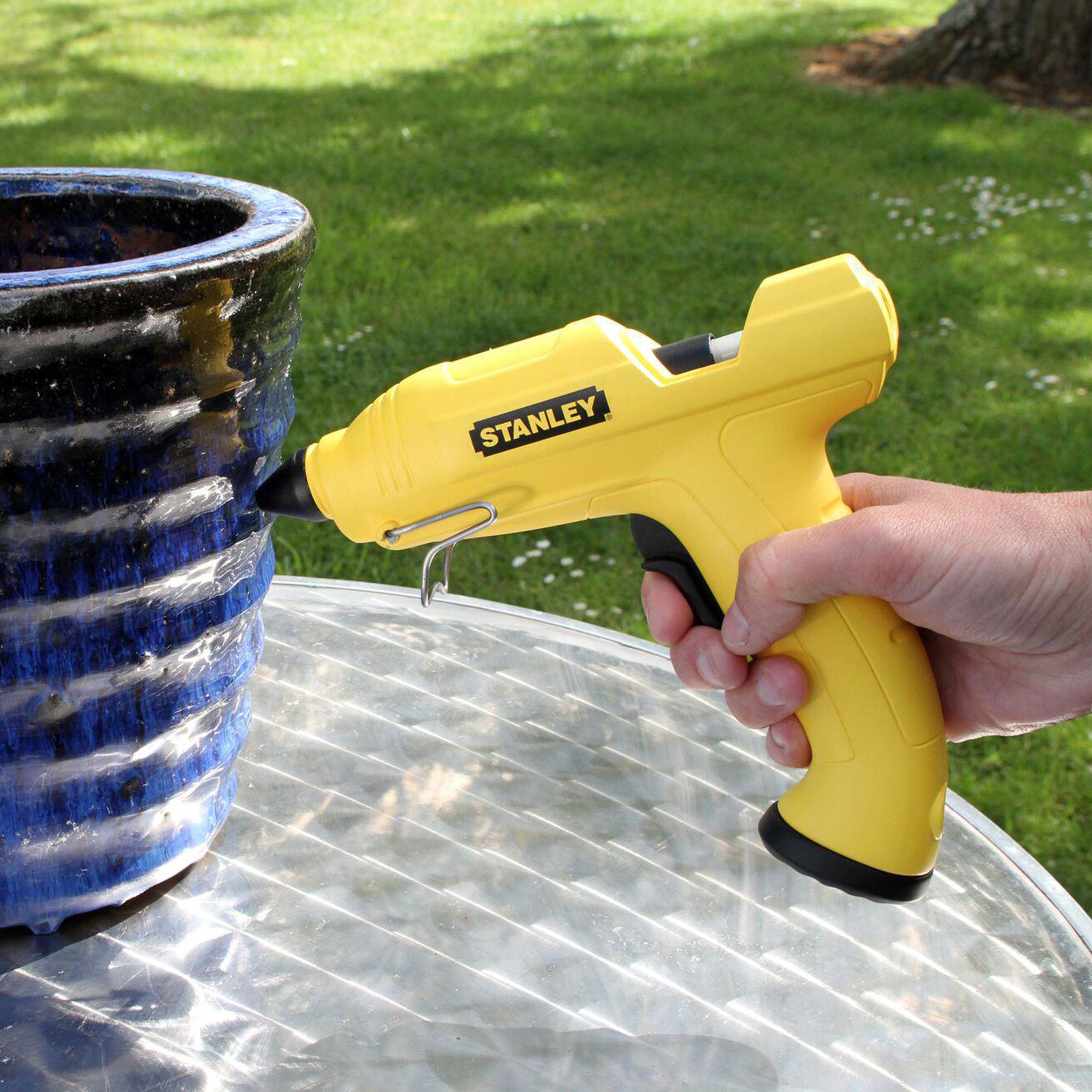 Stanley cordless hot sale glue gun