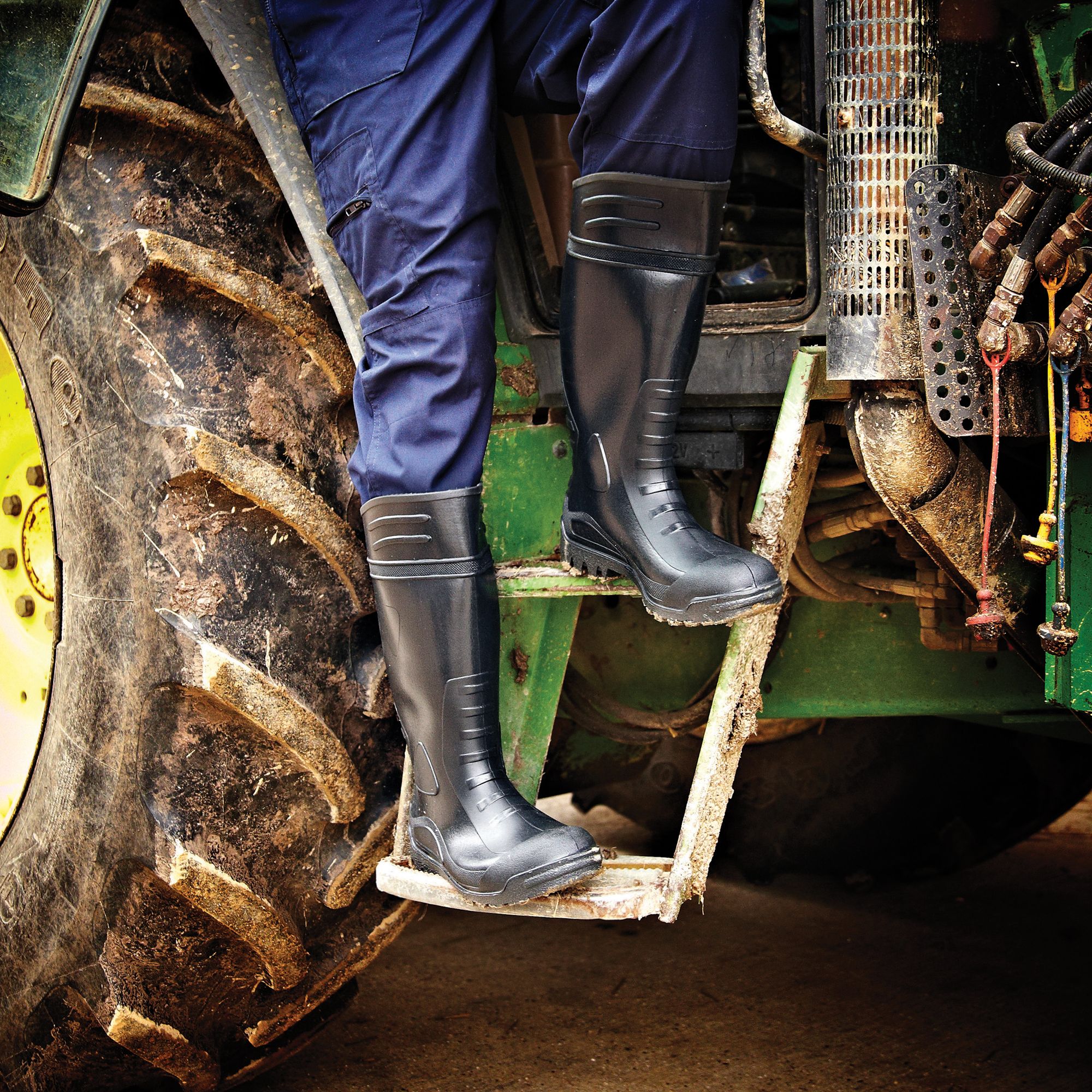 Steel toe store cap wellies b&q