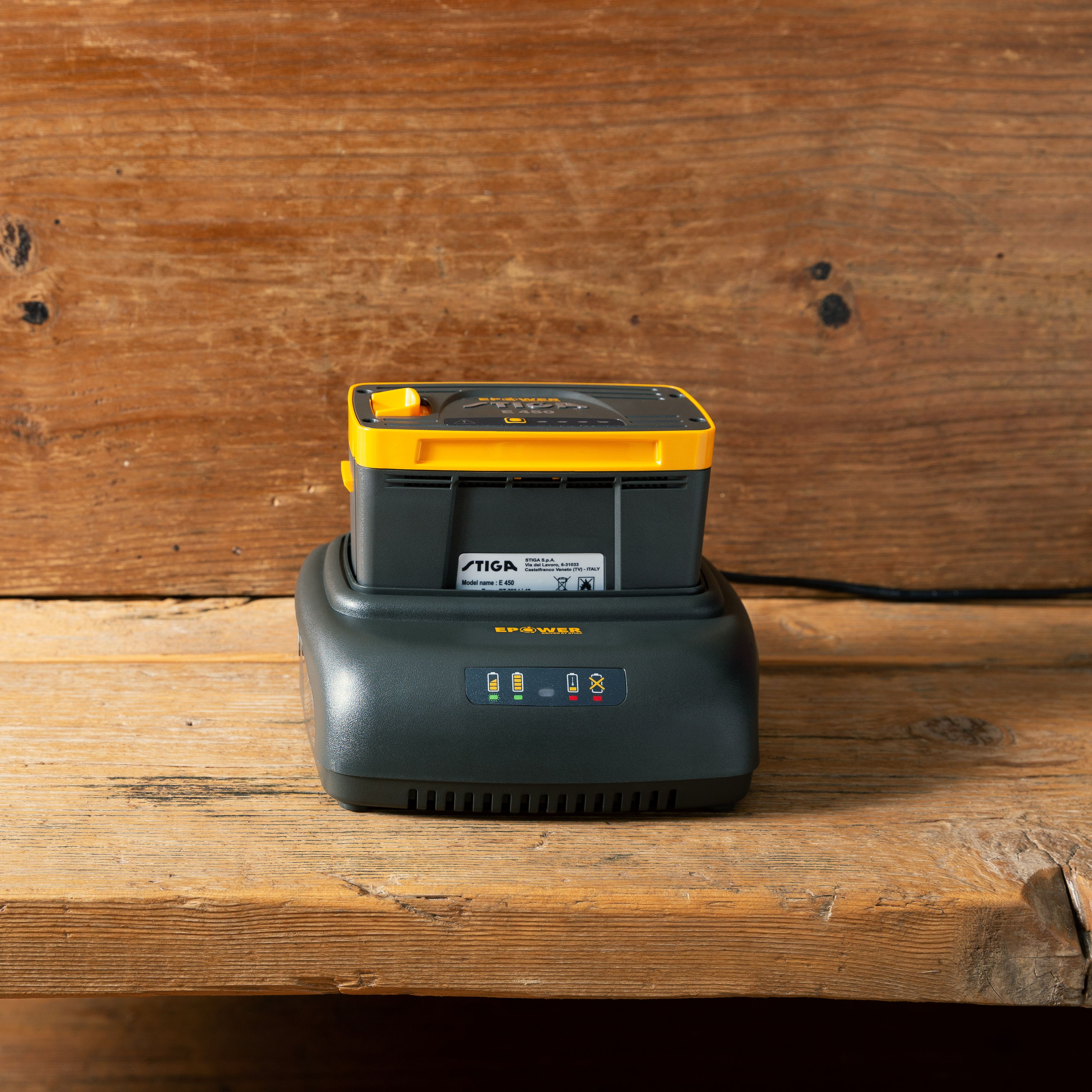Stiga 220-240V ePower 3A Li-ion Fast Battery charger - EC 430 FU / 277031008/ST1