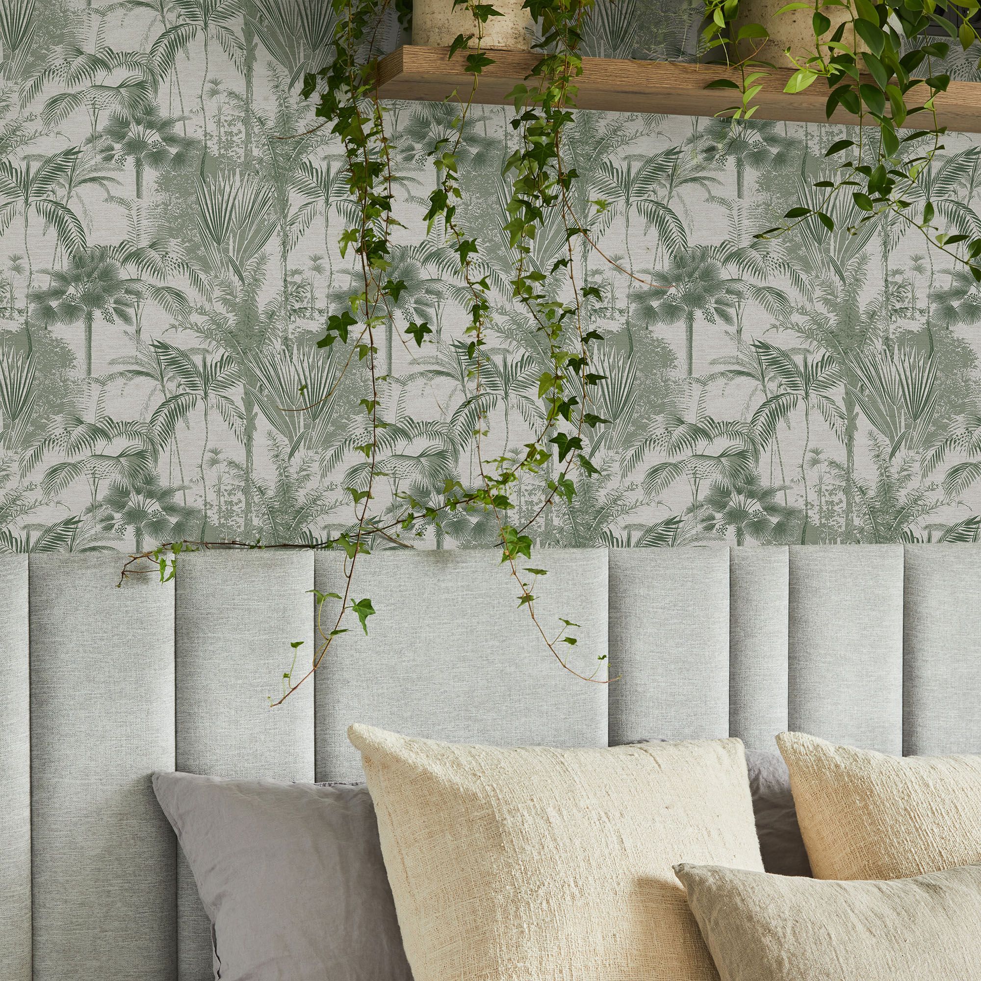 Sublime Patterned Green Jungle Embossed Wallpaper