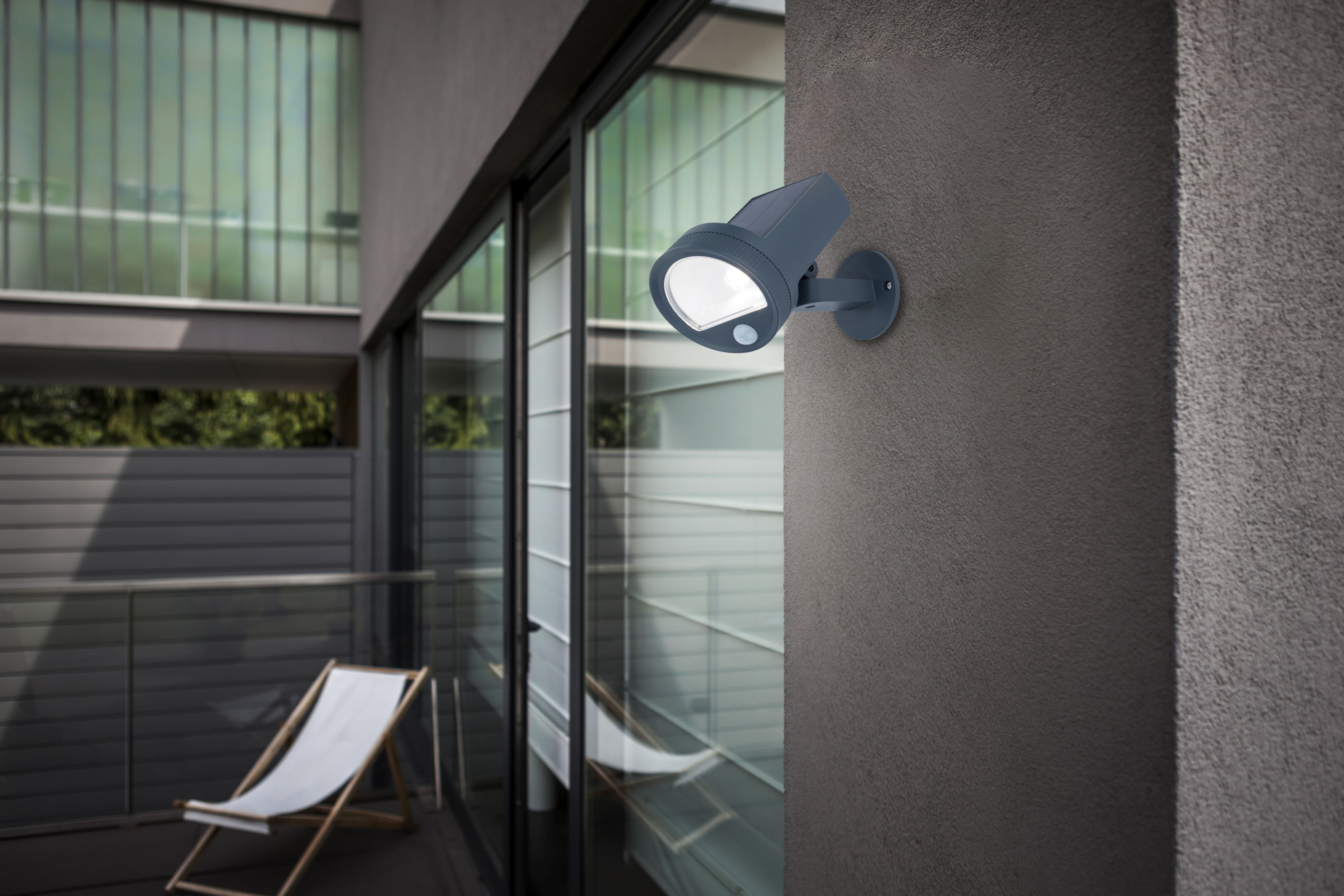 Tavares Adjustable Dark grey Solar-powered Integrated LED 2W PIR With motion sensor Outdoor Wall light