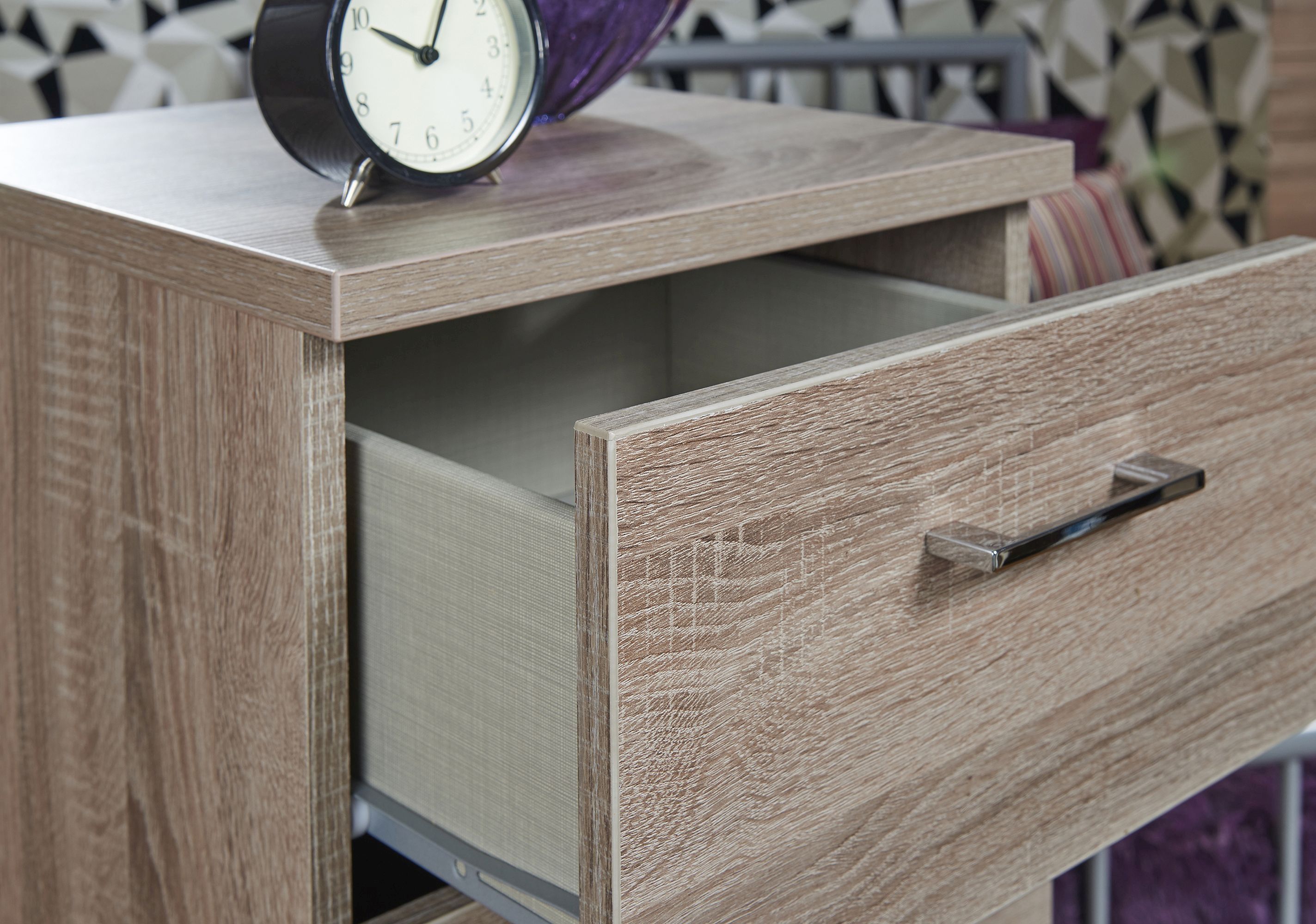 Tenby Ready assembled Dark oak effect 3 Drawer Bedside table (H)695mm (W)395mm (D)415mm
