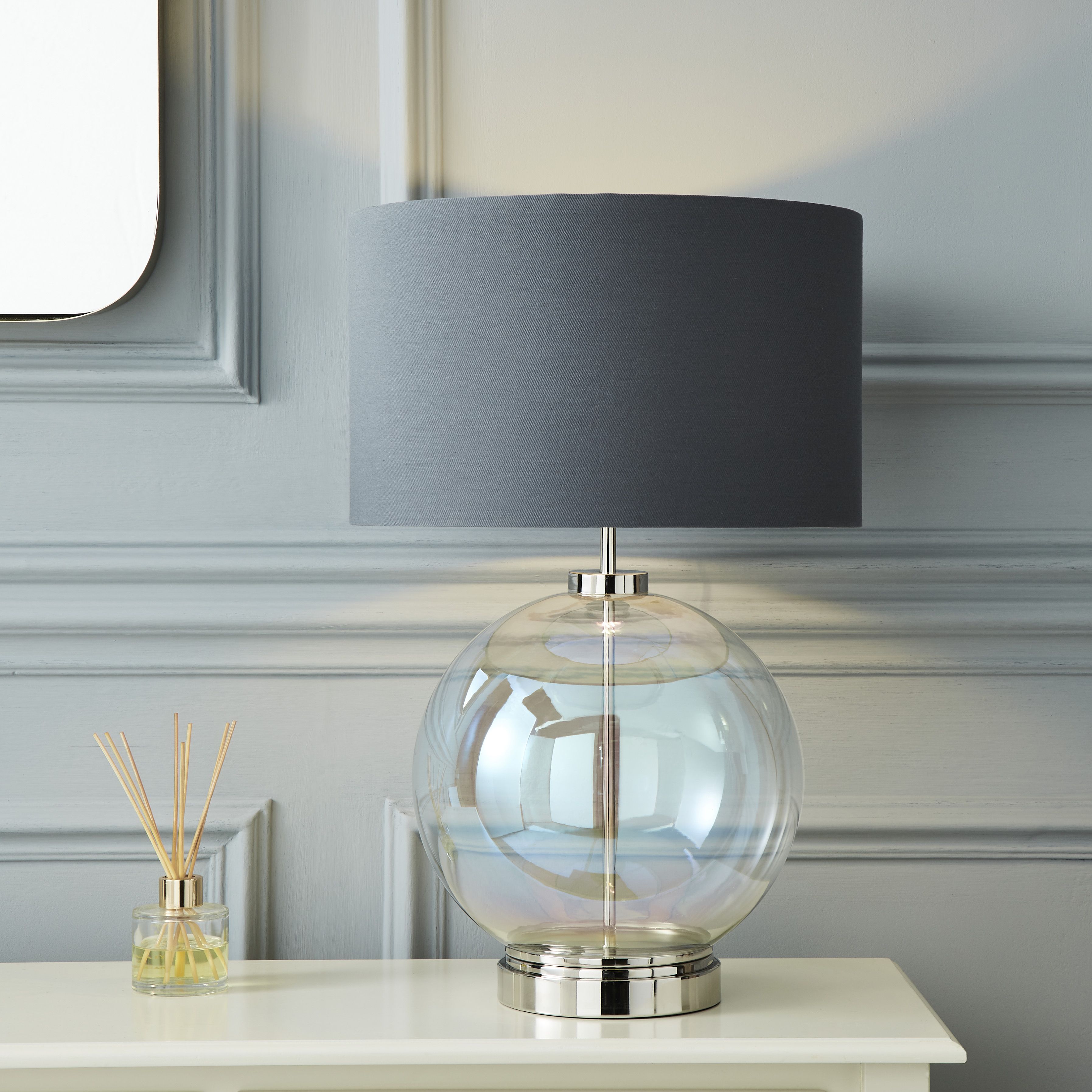 Round glass deals base table lamp