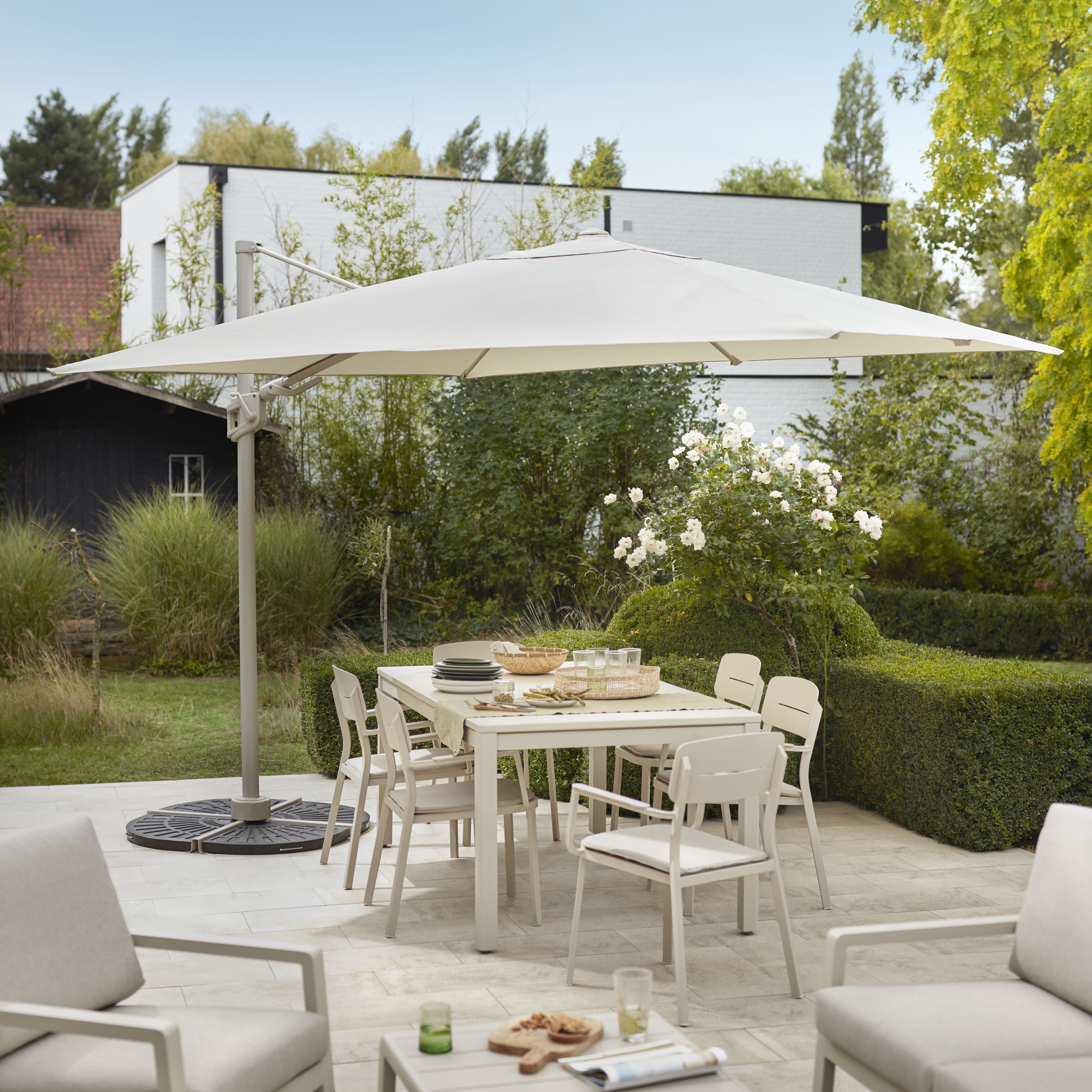 b and q umbrella base