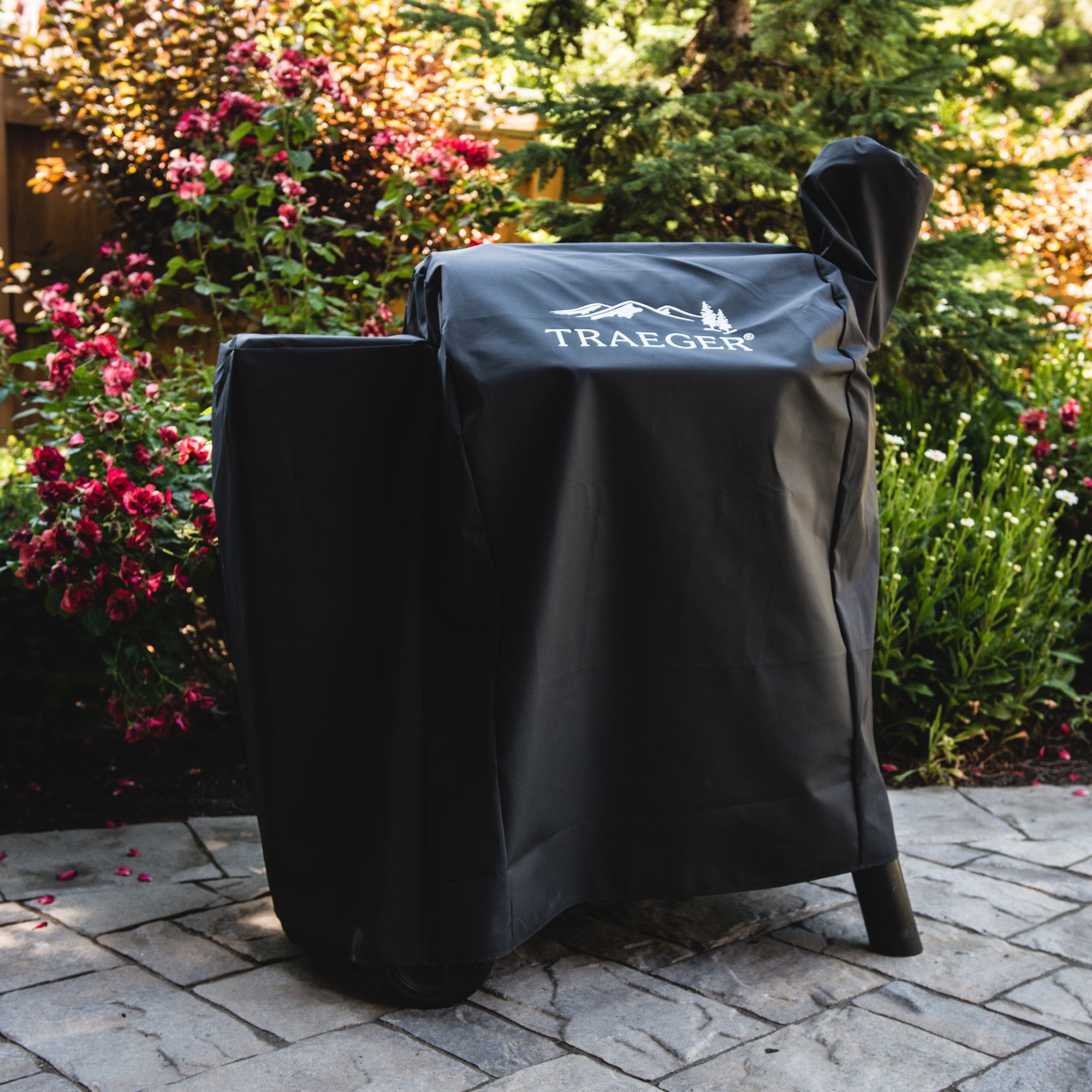 Traeger Pro Black Rectangular Barbecue cover 129.7cm(L) 106.1cm(W) - 3