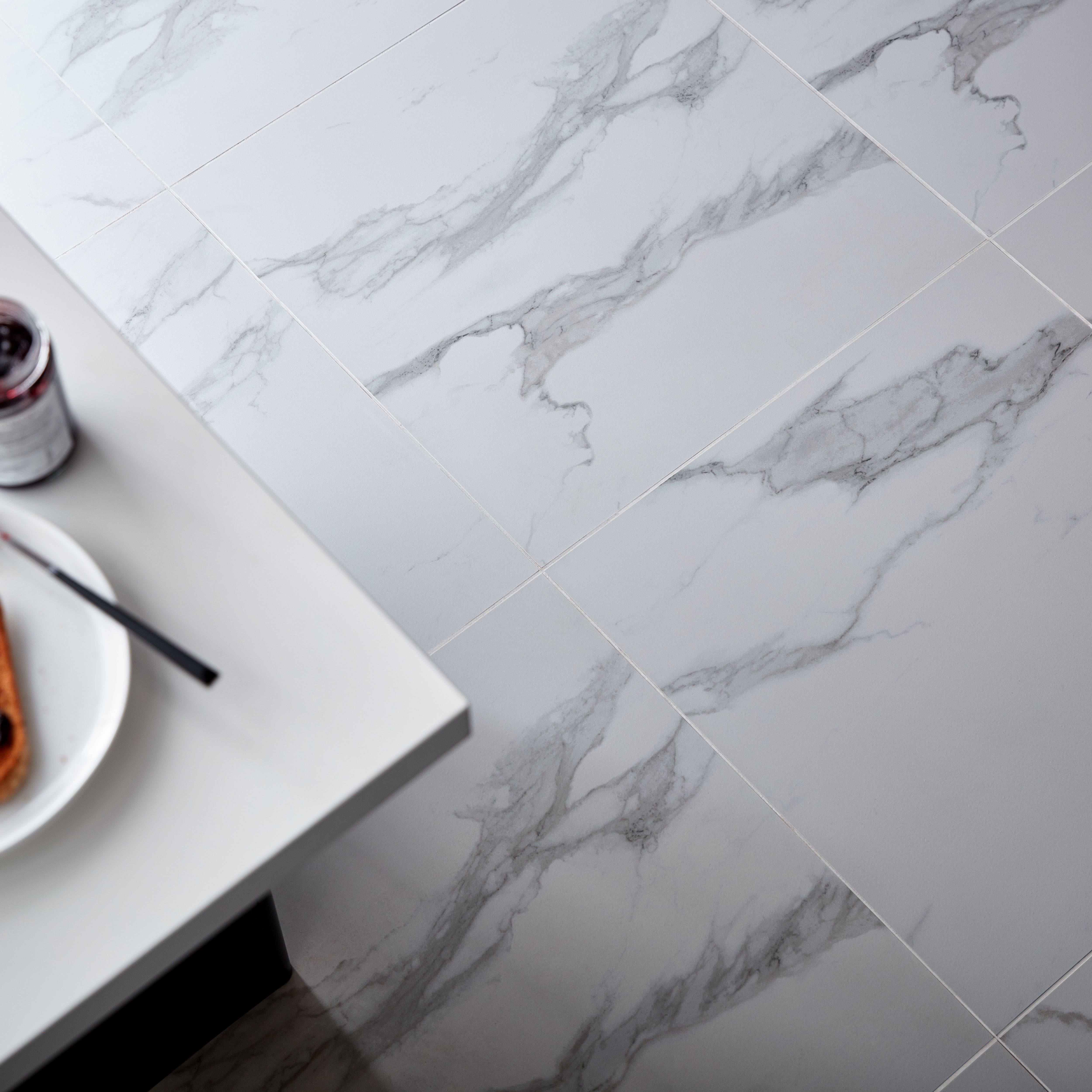 Ultimate White Gloss Marble effect Porcelain Indoor Floor Tile - 6