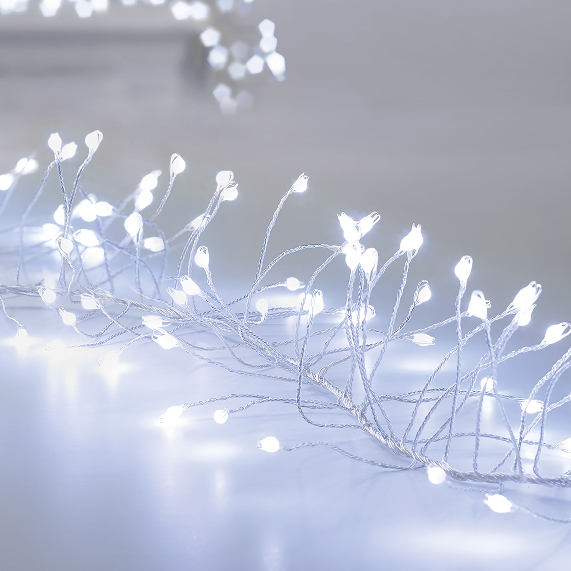 Ultrabright 430 White Cluster LED String lights Clear & silver cable ...