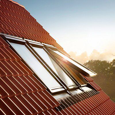 Velux Pine Top hung Roof window, (H)1400mm (W)1340mm