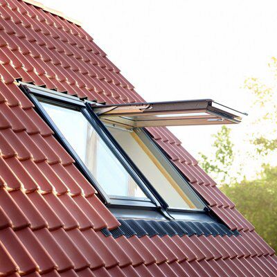 Velux Pine Top hung Roof window, (H)1400mm (W)1340mm
