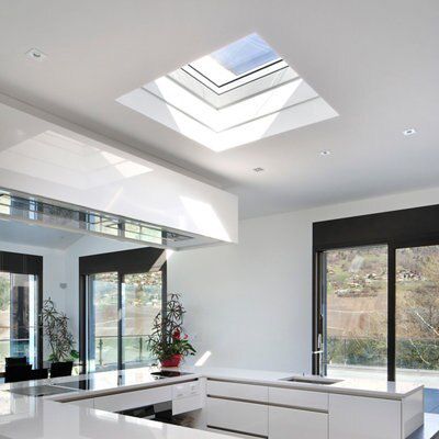 Velux Un-plasticised polyvinyl chloride (uPVC) Fixed Flat roof window, (H)980mm (W)980mm