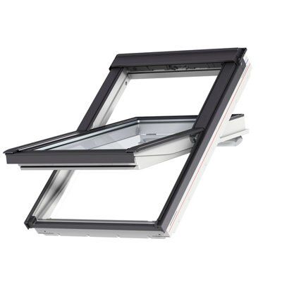 Velux White Timber Centre pivot Roof window, (H)780mm (W)550mm