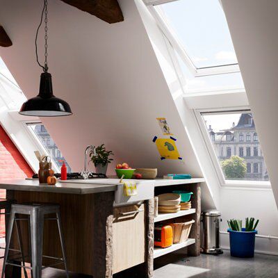 Velux White Timber Top hung Roof window, (H)980mm (W)550mm