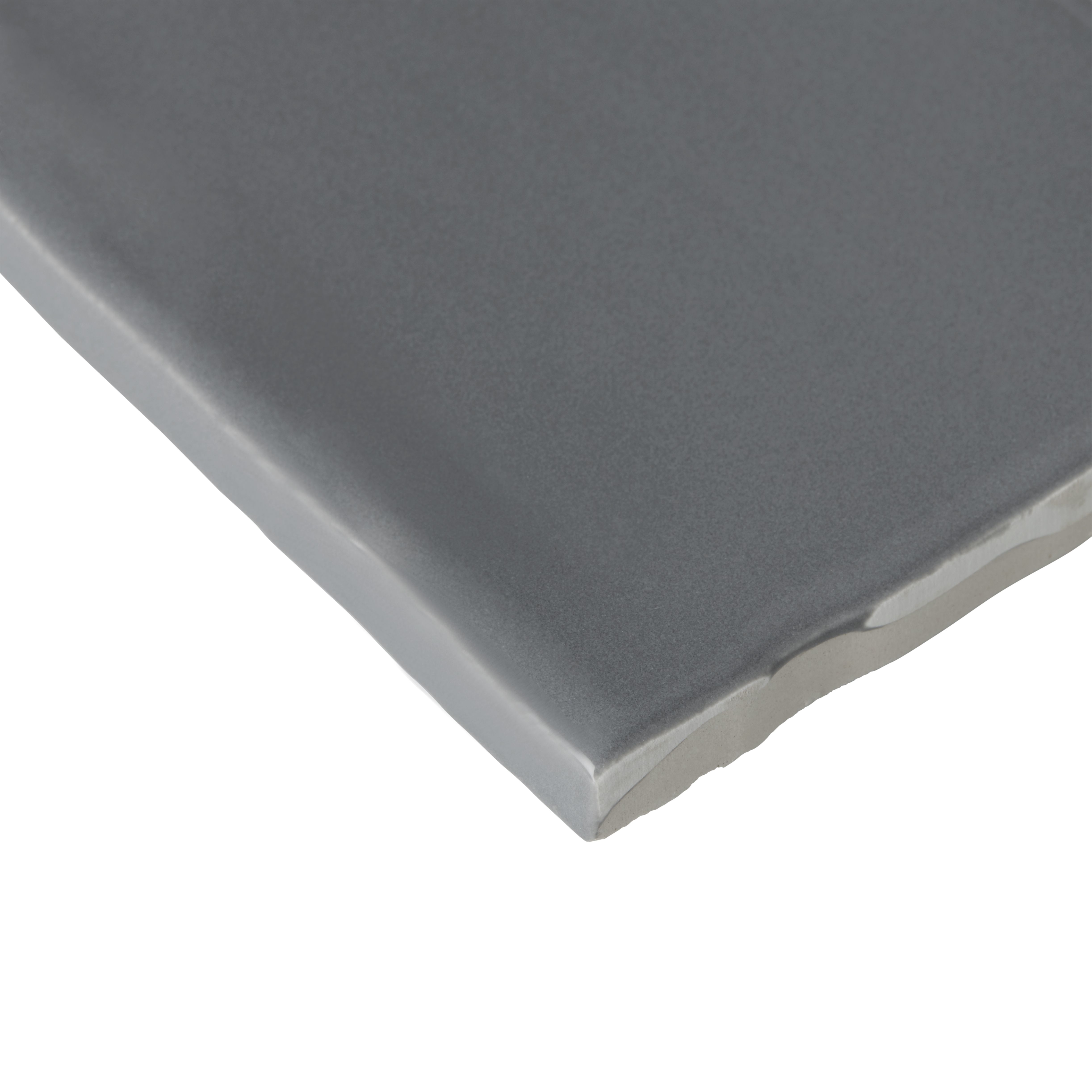 Vernisse Grey Gloss Plain Embossed Ceramic Indoor Wall Tile - 3