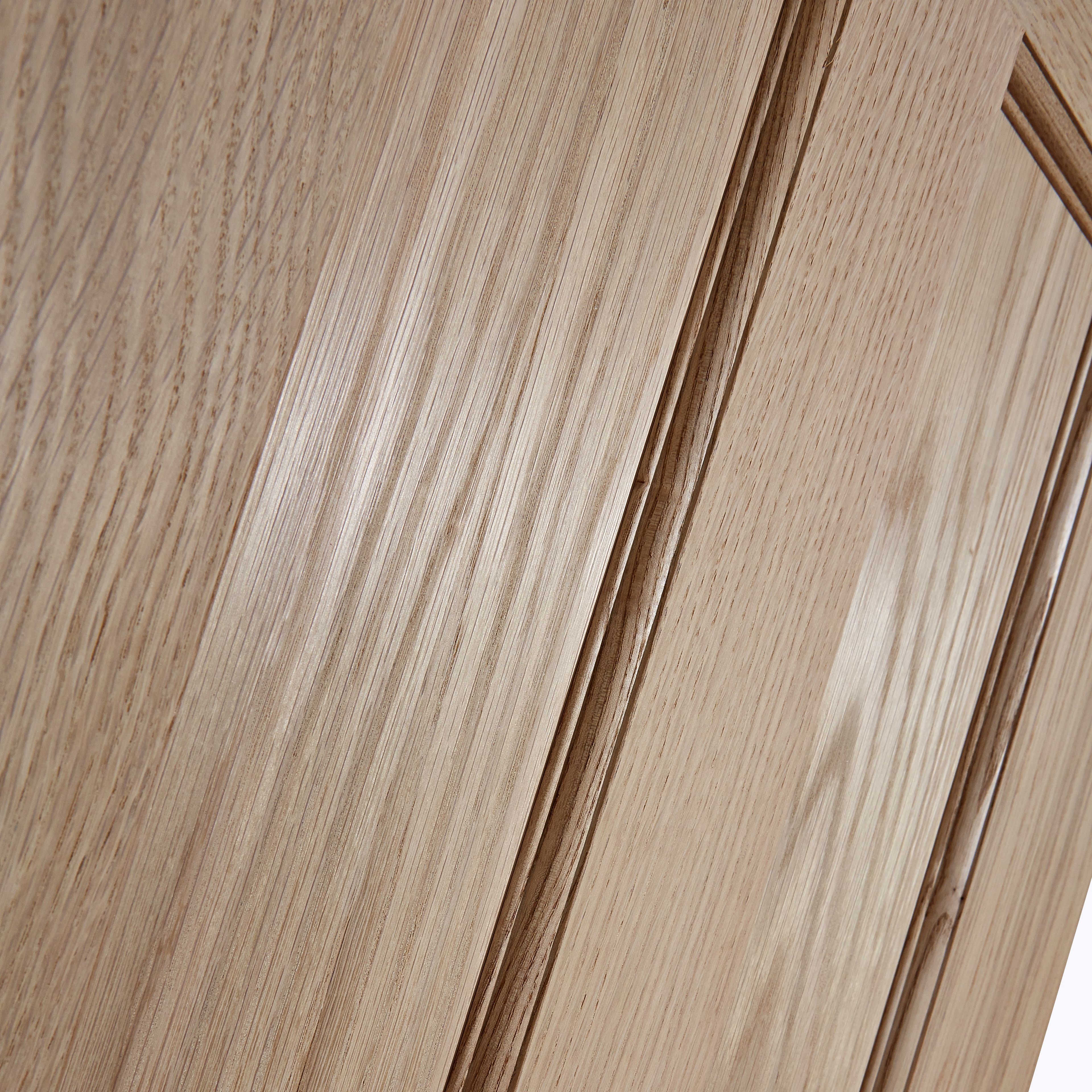 Vertical 3 panel Unglazed Oak veneer Internal Door, (H)1981mm (W)610mm (T)35mm