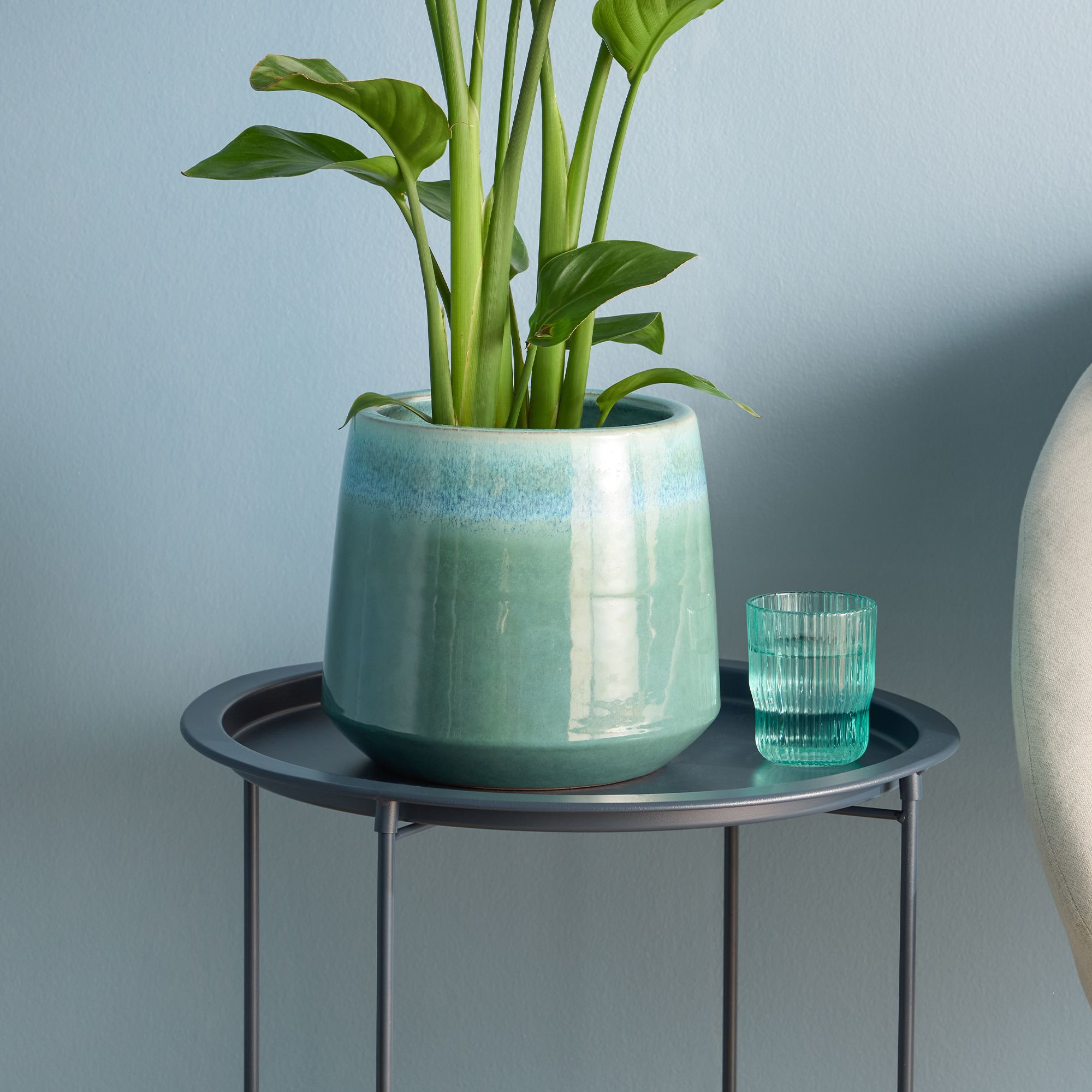 Verve Blue Ombre Blue Ceramic Glazed Plant pot (Dia) 24cm, (H)20cm