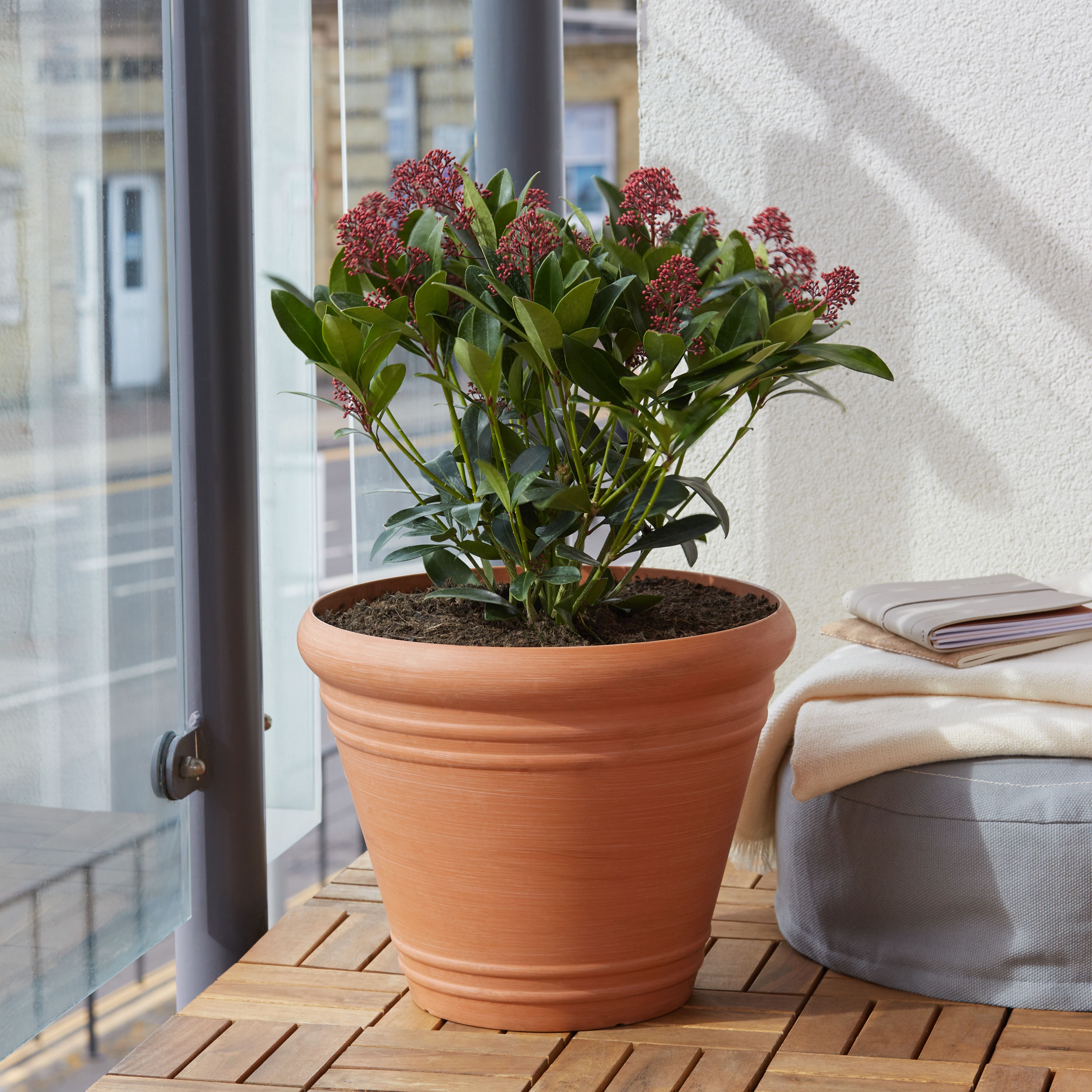 Verve Piave Terracotta Polypropylene Round Plant pot (Dia) 37cm, (H)29.9cm, 18L