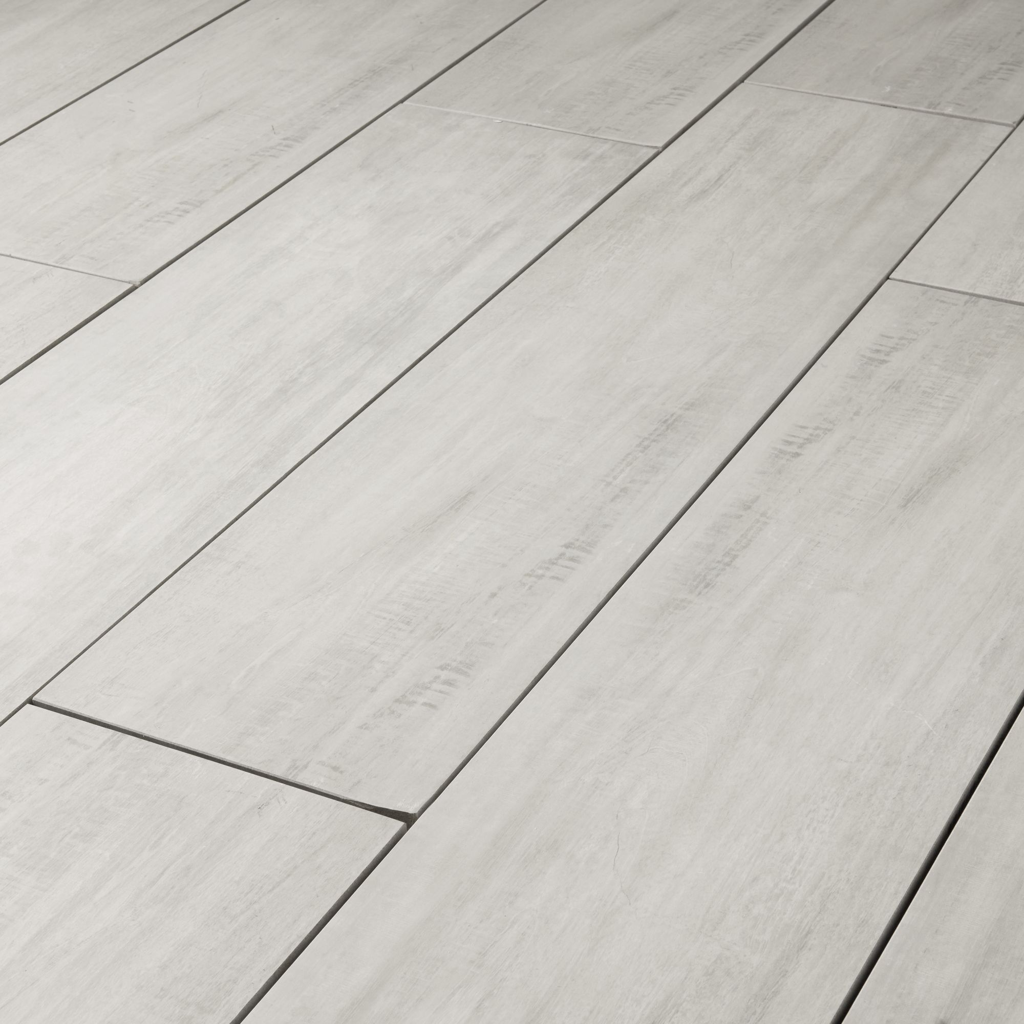 Vintage White Matt Wood Effect Porcelain Outdoor Floor Tile Pack Of 2 L 1195mm W 297mm Diy At B Q