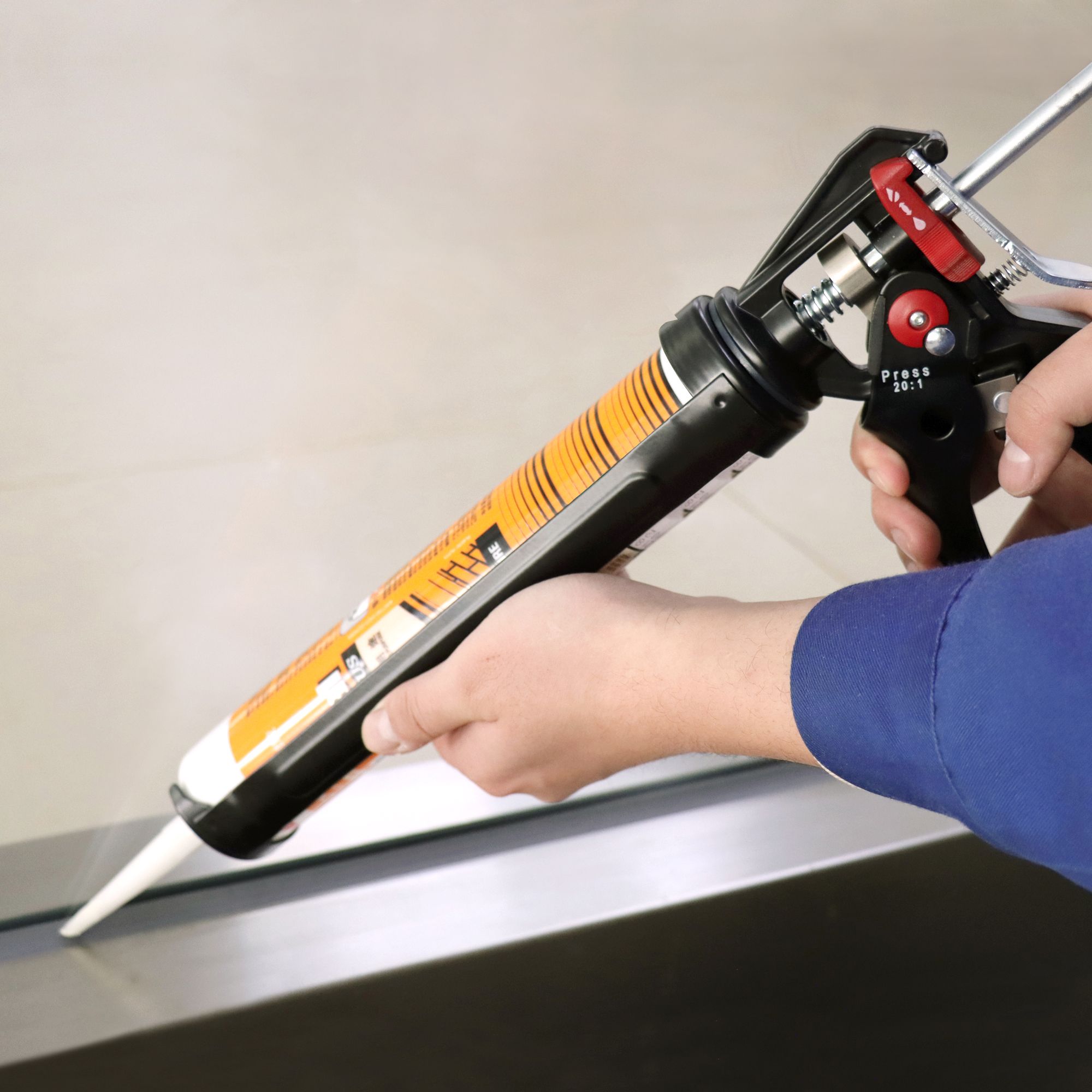 Volden Heavy duty Aluminium, plastic & steel Sealant gun, 767g
