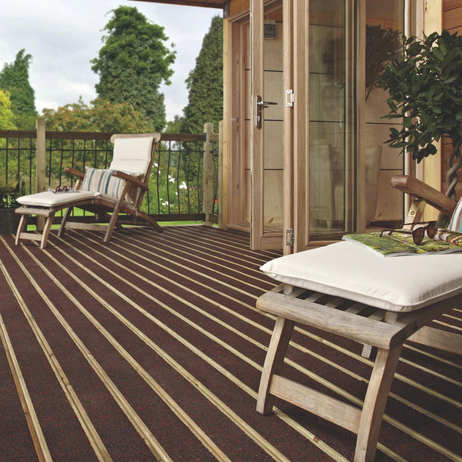 Walksure Spruce Deck board (L)2.1m (W)120mm (T)28mm, Pack of 5
