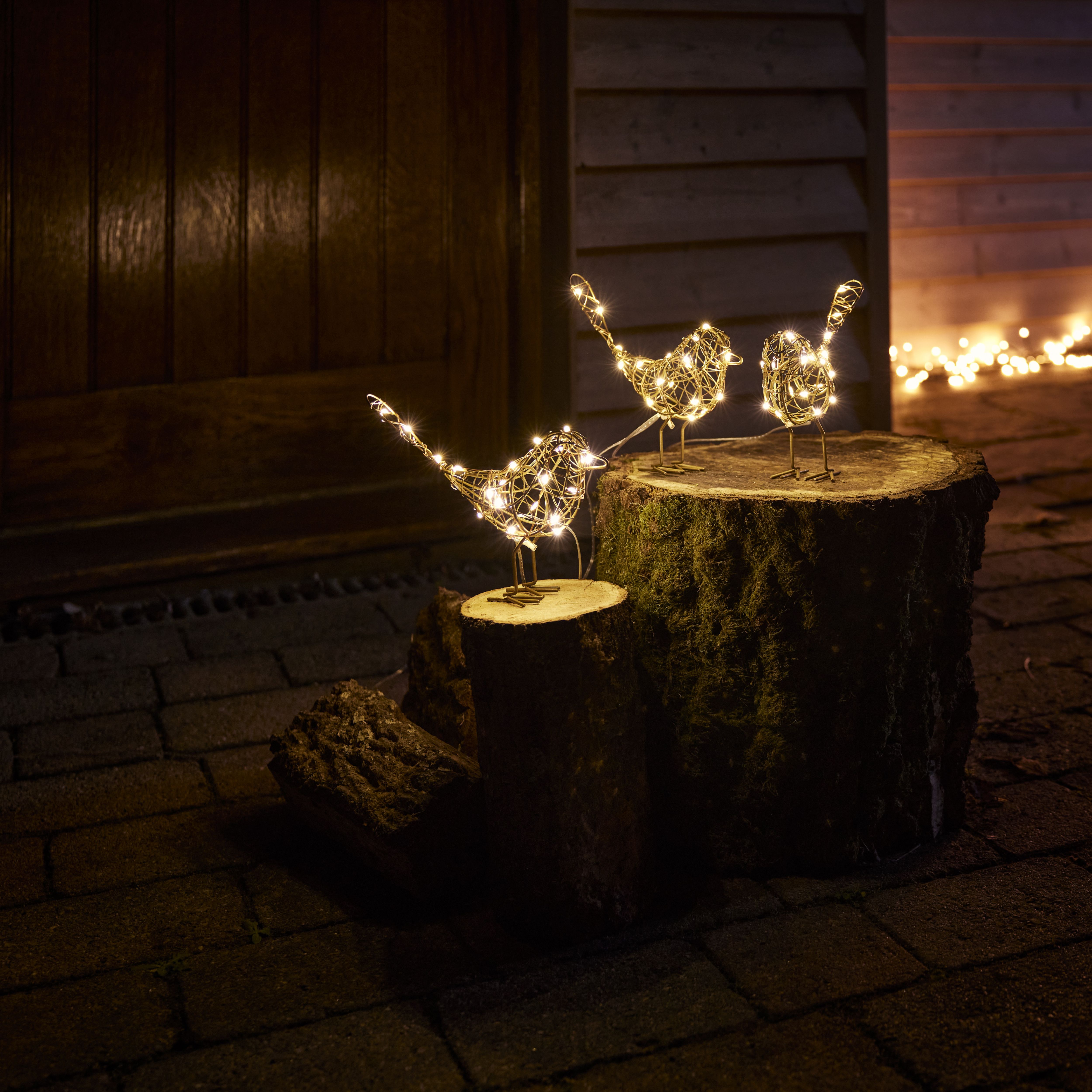 Warm white LED Robins Silhouette (H) 160mm