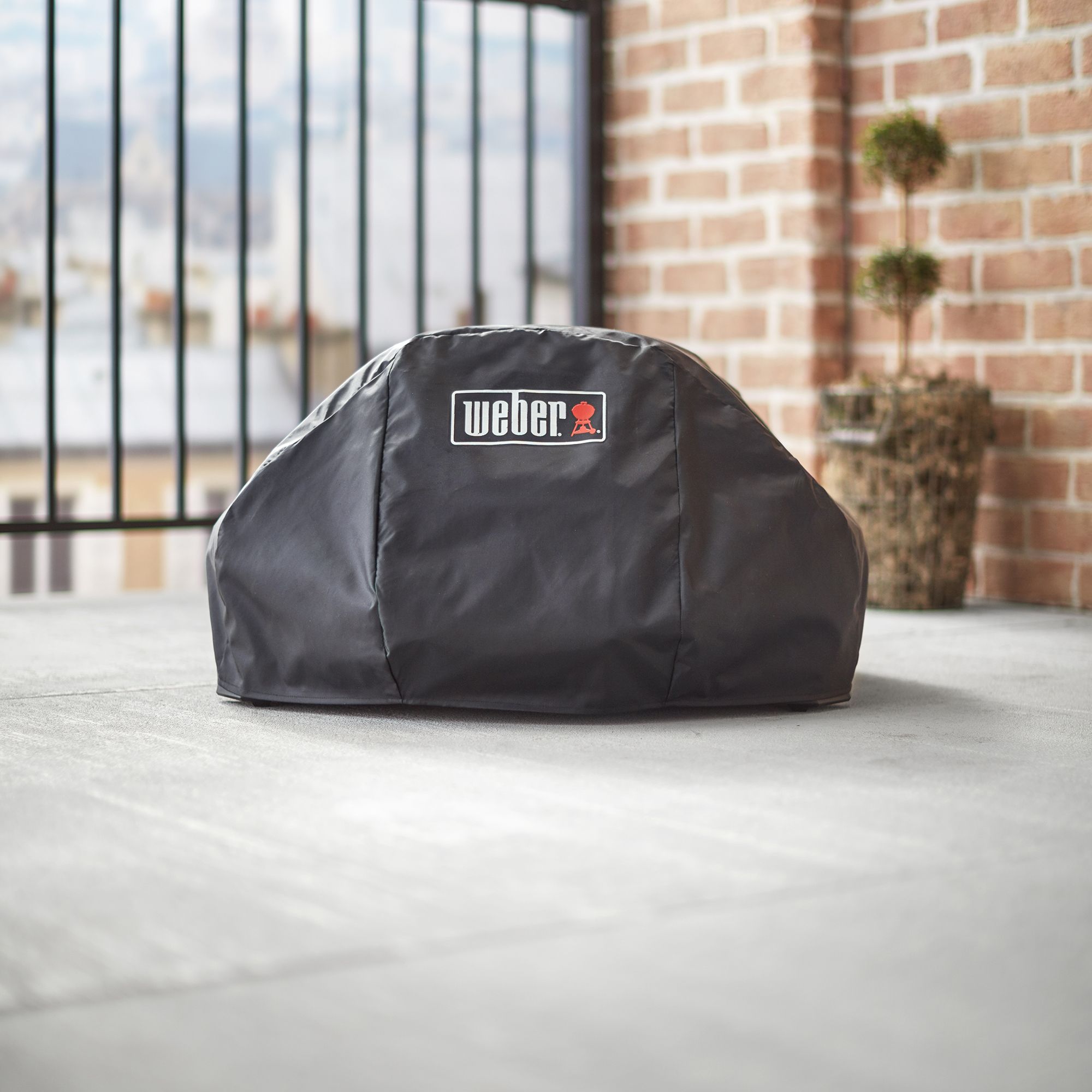 Weber Pulse 2000 Black Rectangular Barbecue cover 77.5cm(W) 60.7cm (L)