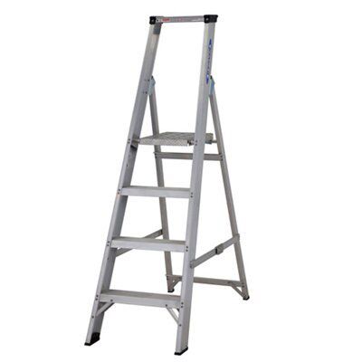 Werner 4 tread Aluminium Platform step Ladder (H)1.58m | DIY at B&Q