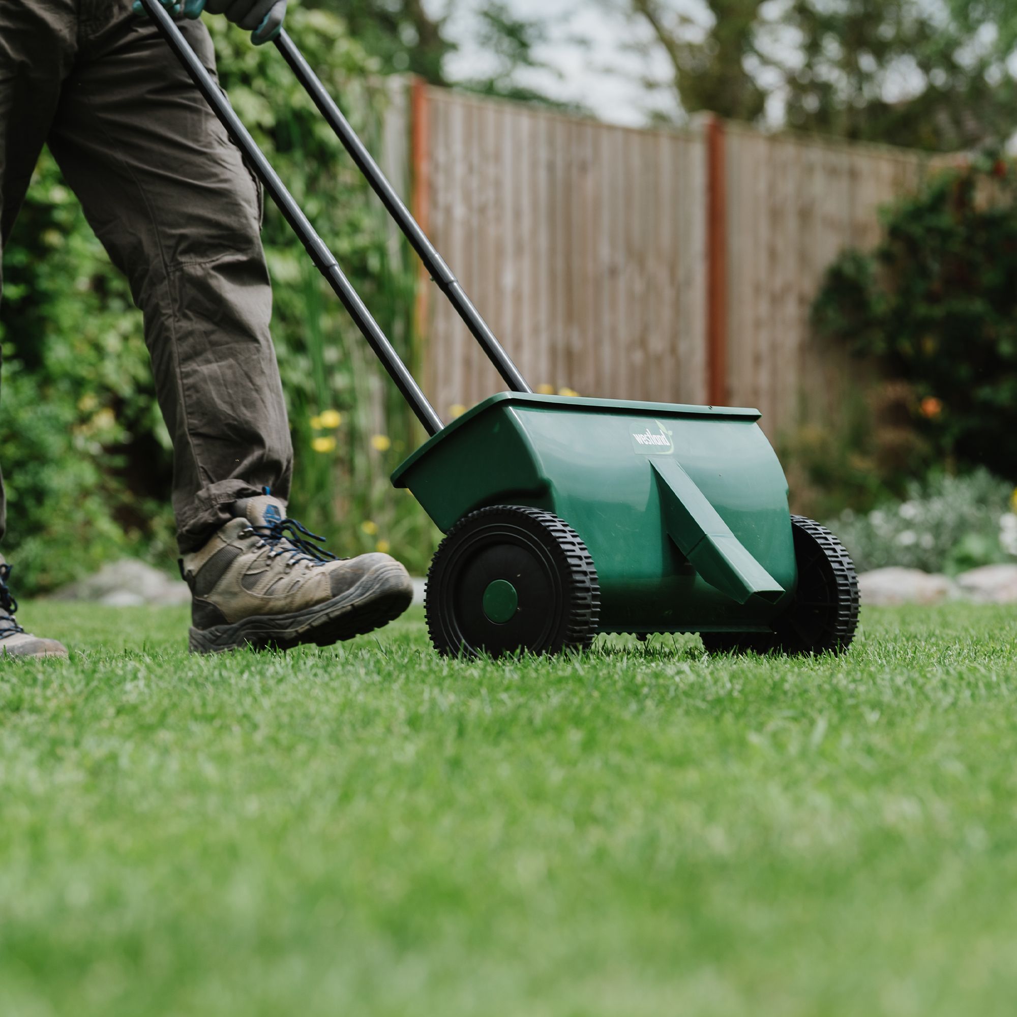 Lawn spreader shop