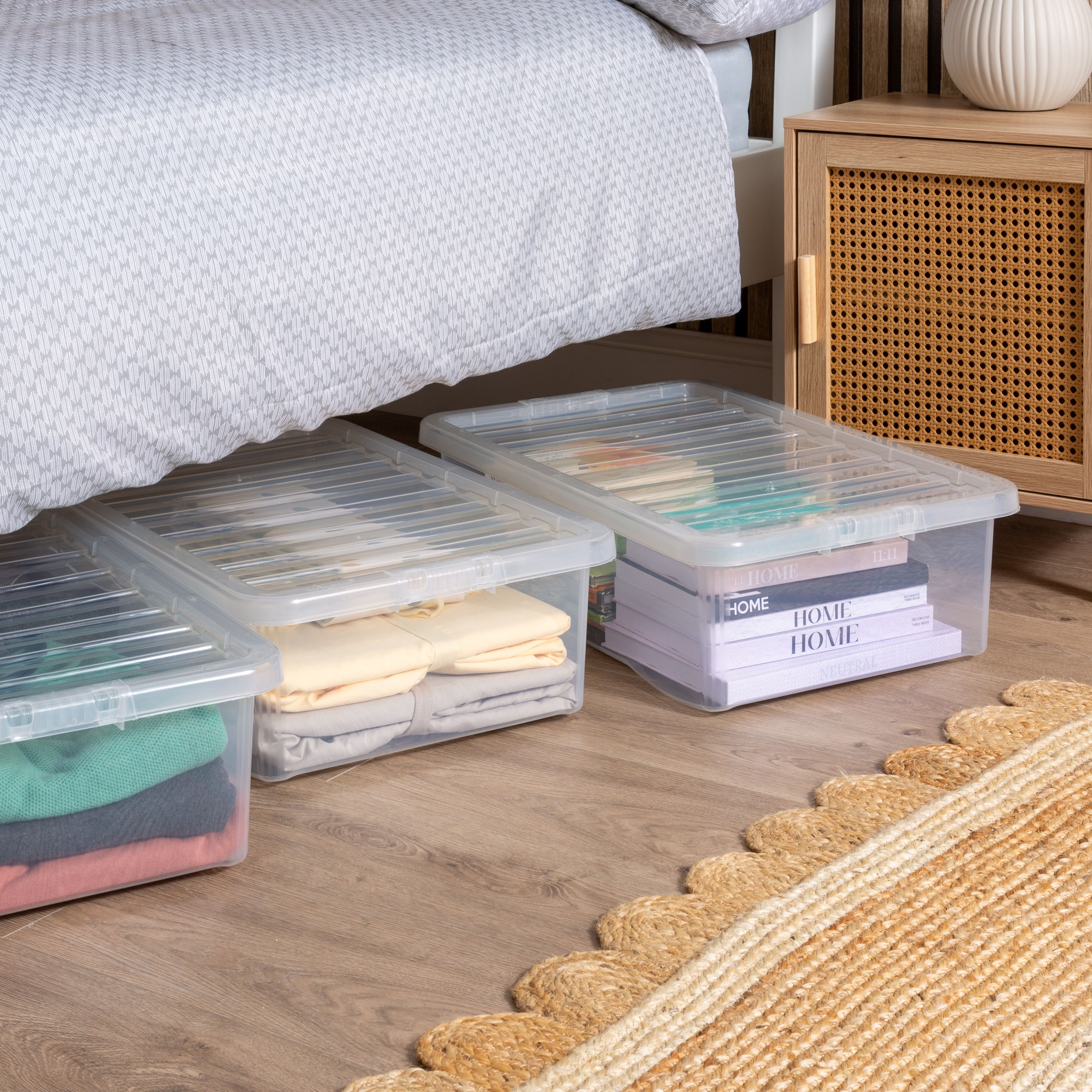 Wham Crystal Clear Rectangular 32L Medium Plastic Stackable Underbed Storage box with Lid - 3