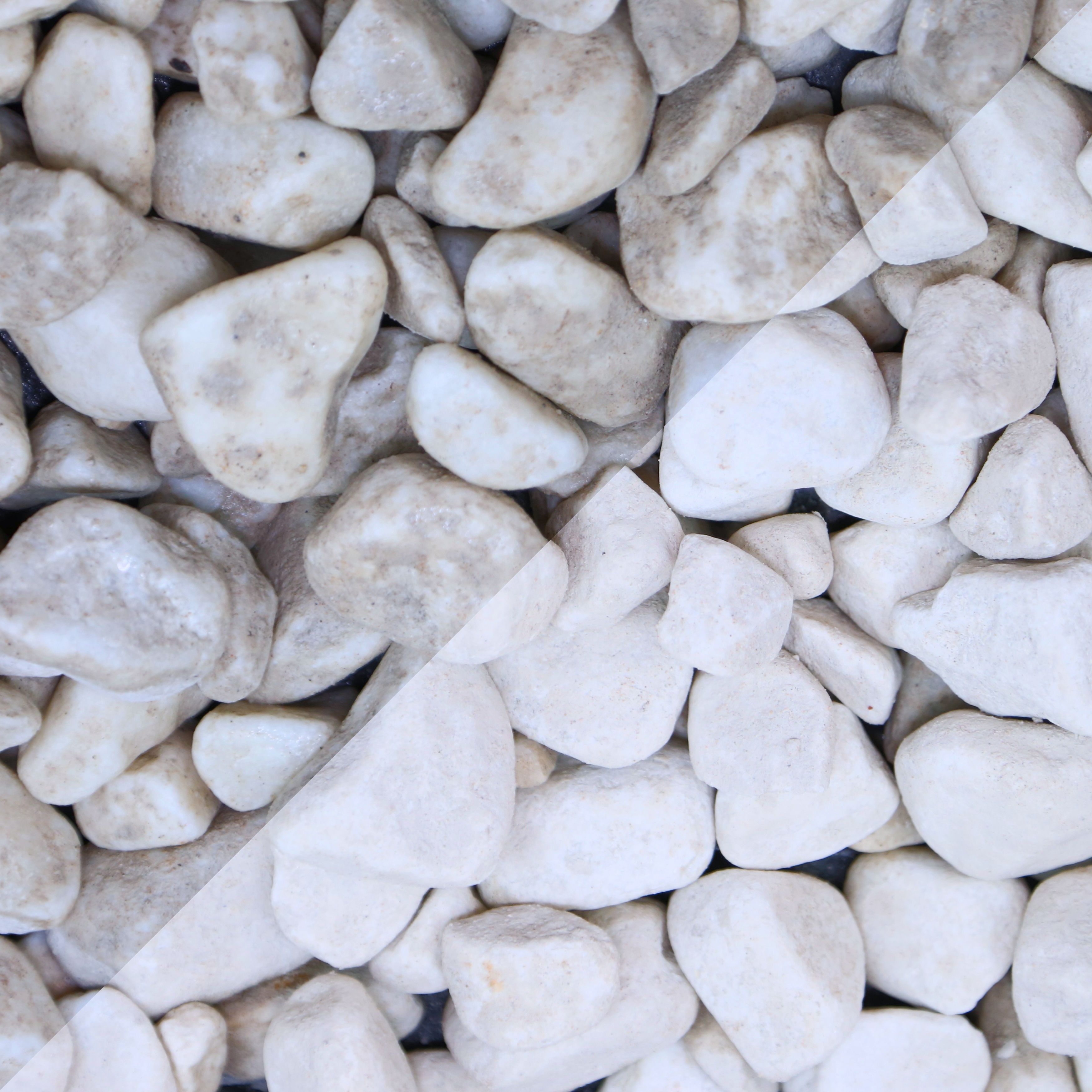 White 15 25mm Rounded pebbles DIY at B Q