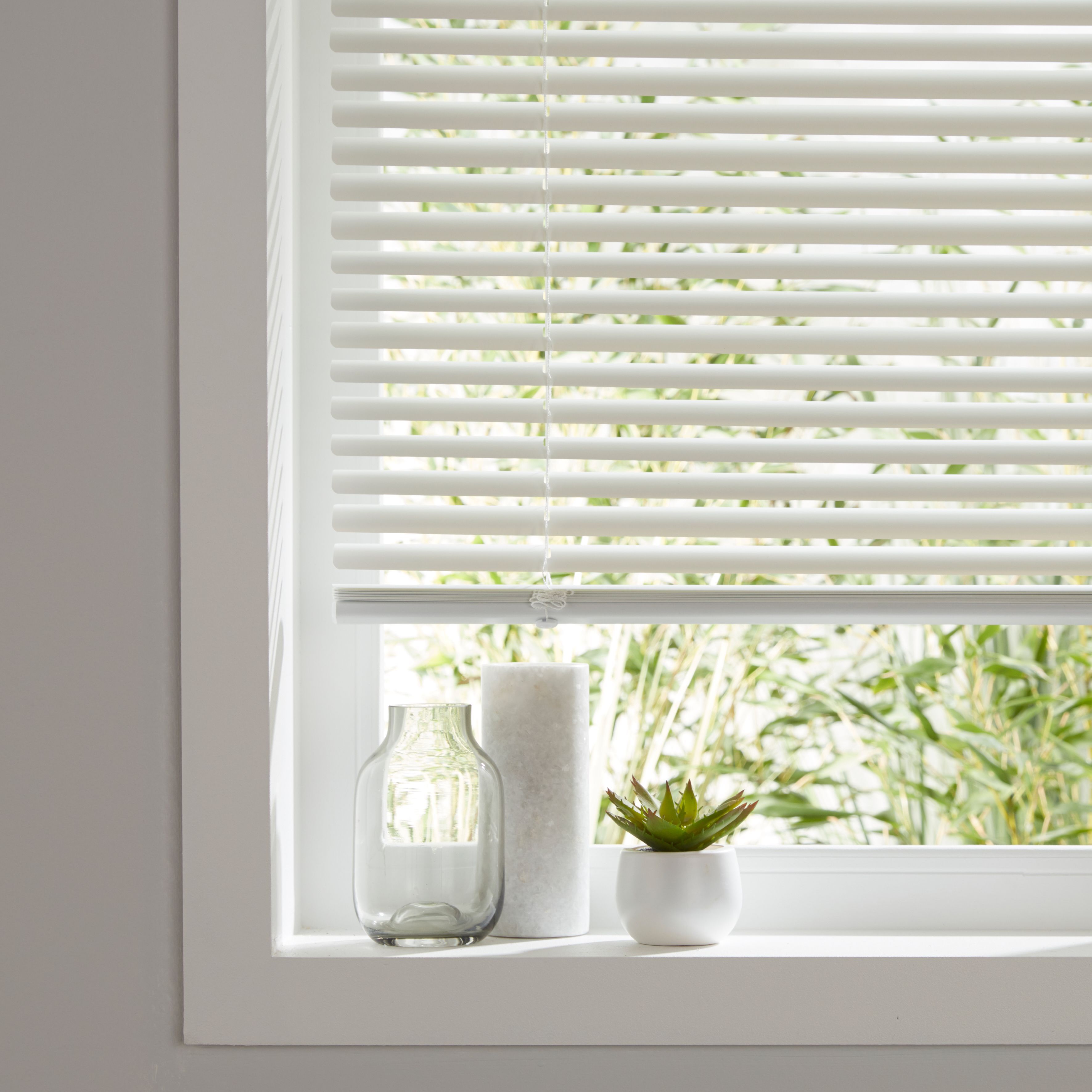 White PVC Venetian Blind (W)60cm (L 