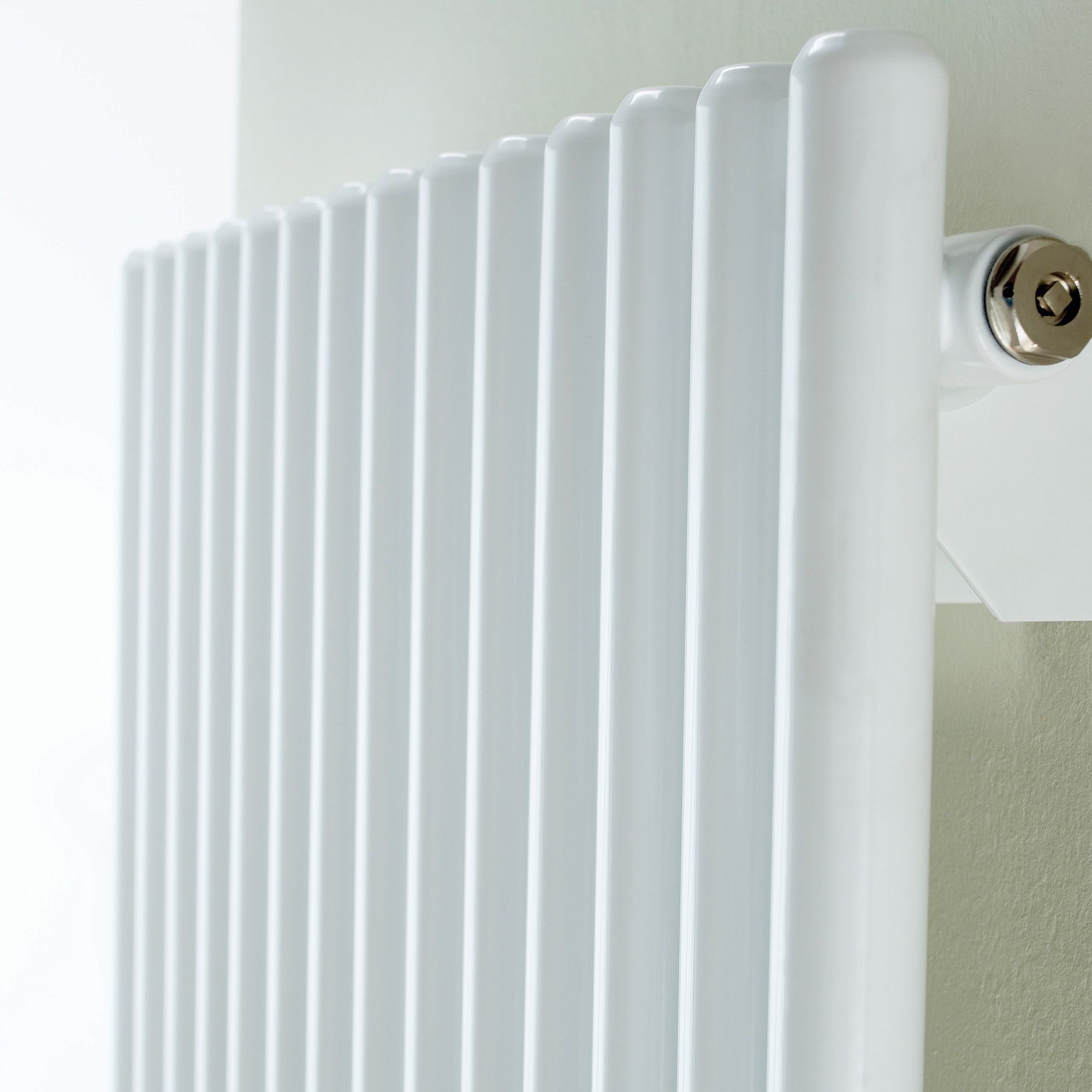 Ximax Supra SU180055W Hydronic Vertical Designer Radiator, White (W ...