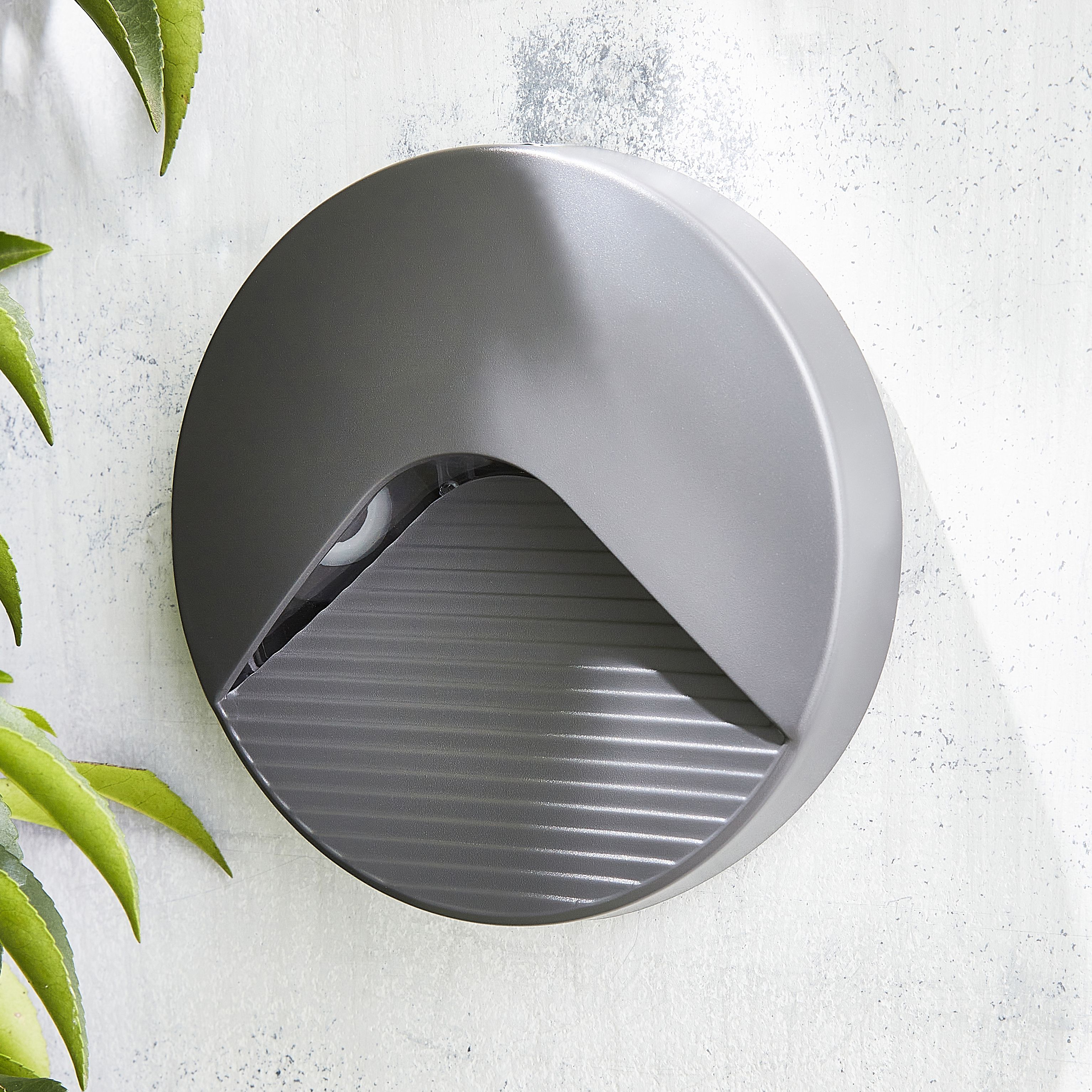 Zinc Crafter Fixed Matt Anthracite Charcoal effect Mains-powered Integrated LED Outdoor brick ON/OFF Wall light 180lm (Dia)13cm