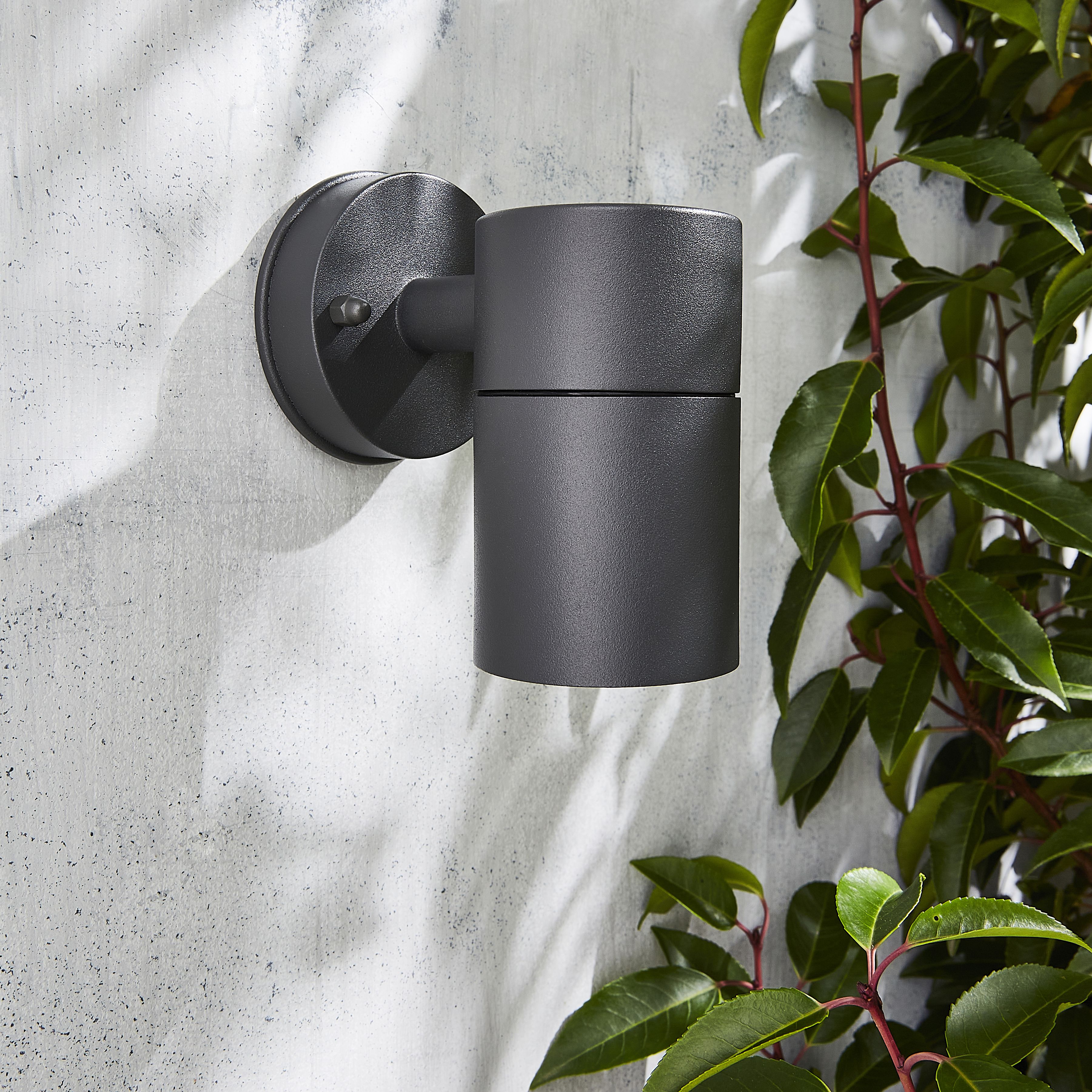 Zinc Odin Fixed Matt Black Mains-powered LED Outdoor Down ON/OFF Wall light (Dia)6cm