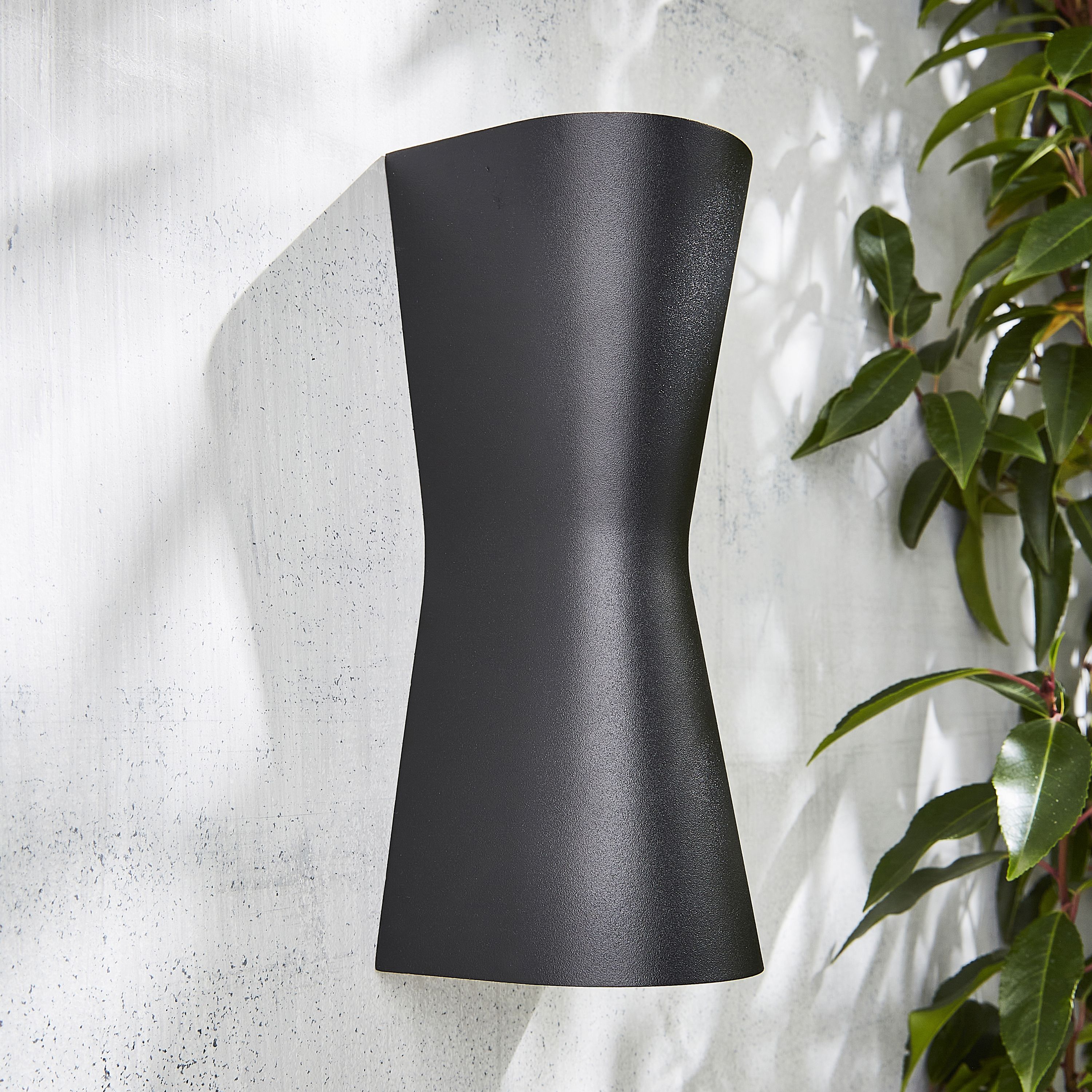 Zinc Vanir Fixed Matt Black Mains-powered LED Outdoor On/Off Wall light (Dia)8cm - 5