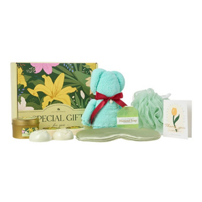 Living And Home Lily-Scented Spa Bath Gift Set from B&Q