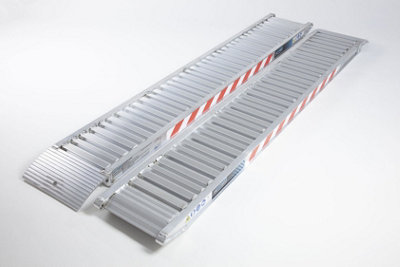 The Ramp People The People Aluminium Loading Ramps (1500X300X2700Kg) Ramps For Plant MachineryDiggersExcavators Trailers Van from B&Q