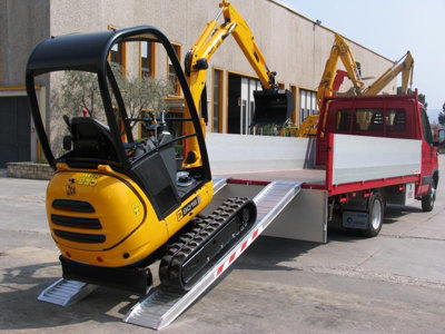 The Ramp People Heavy Duty Aluminium Loading Ramps (Pair) 3000mmx360mmx4500Kg Ramps For Vans Trailers Plant Machinery Diggers from B&Q