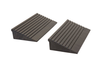 The Ramp People Kerb Ramps Pair 100mm 5000Kg Capacity Rubber Ramps For Cars Motorbikes Dogs Steps Shed Garage Driveway from B&Q