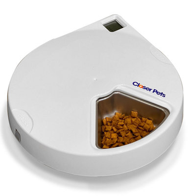 Closer Pets Five-Meal Automatic Battery-Powered Pet Feeder With Stainless Steel Bowl Inserts (C500) from B&Q