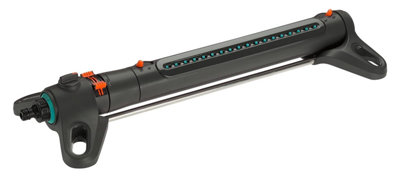 Gardena Aquazoom L Rectangular Sprinkler: For Watering Areas Of 28350 M Range 721 MSpread 417 MBuilt-In Metal from B&Q