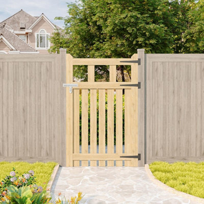 B&Q -  Rustic Latch Timber Gate 76Cm W X 120Cm H