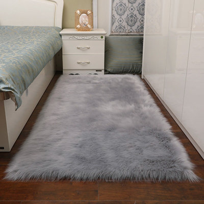 Darphe Grey Rectangular Super Soft Shaggy Area Rug 180Cm L X 100Cm W from B&Q