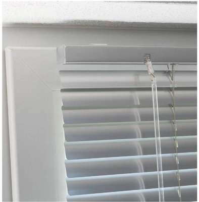 OPTIMAL PRODUCTS Aluminium Silver Venetian Window Blinds 105Cm X 150Cm from B&Q