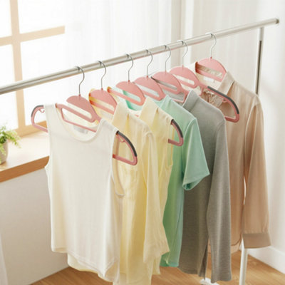 LEDREM Set Of 50 Clothes HangersSlim Plastic Hangers With Swivel HookFor WardrobeU-Shaped OpeningPink And Gray from B&Q