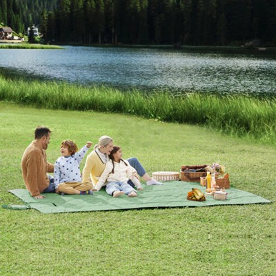 Songmics Foldable Picnic Blanket With Water-Repellent Layer And 4 Ground PegsLarge Outdoor Mat For CampingGreen from B&Q